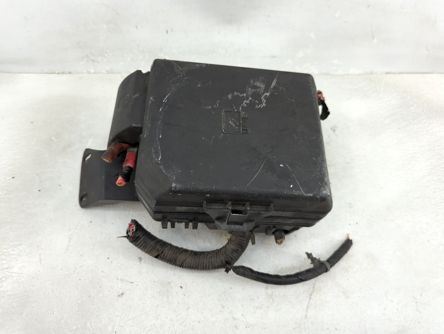 2008-2011 Chevrolet Impala Fusebox Fuse Box Panel Relay Module P/N:13729154-01 Fits Fits 2008 2009 2010 2011 OEM Used Auto P