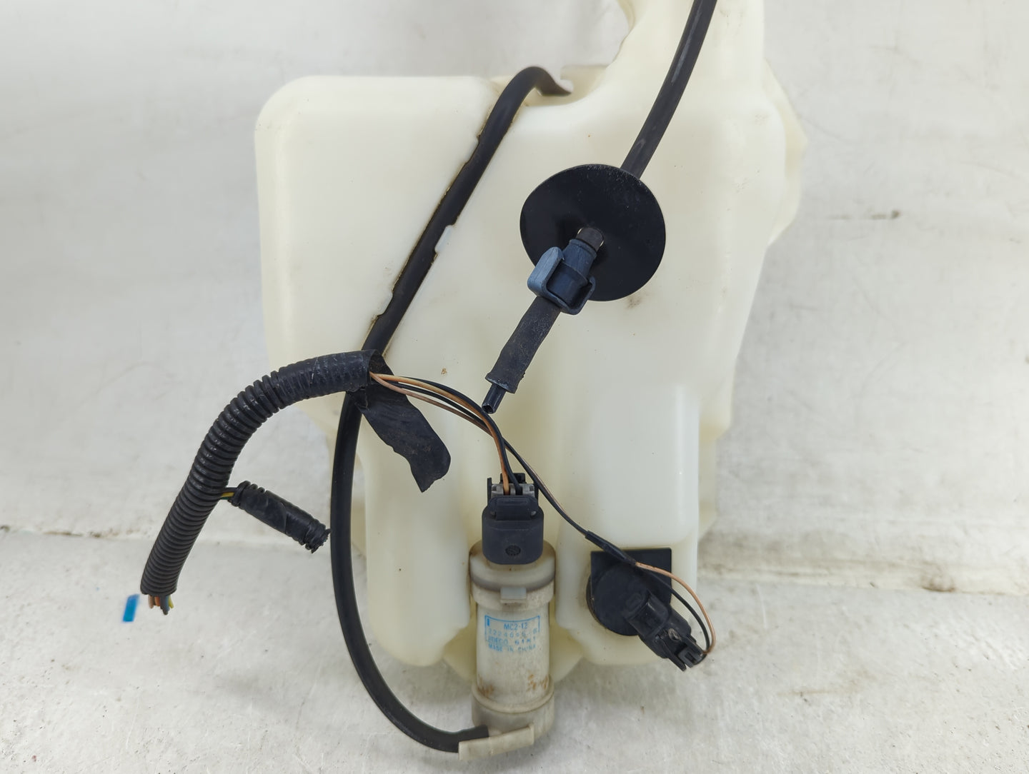 2008 Chevrolet Impala Radiator Coolant Overflow Expansion Tank Bottle - Oemusedautoparts1.com