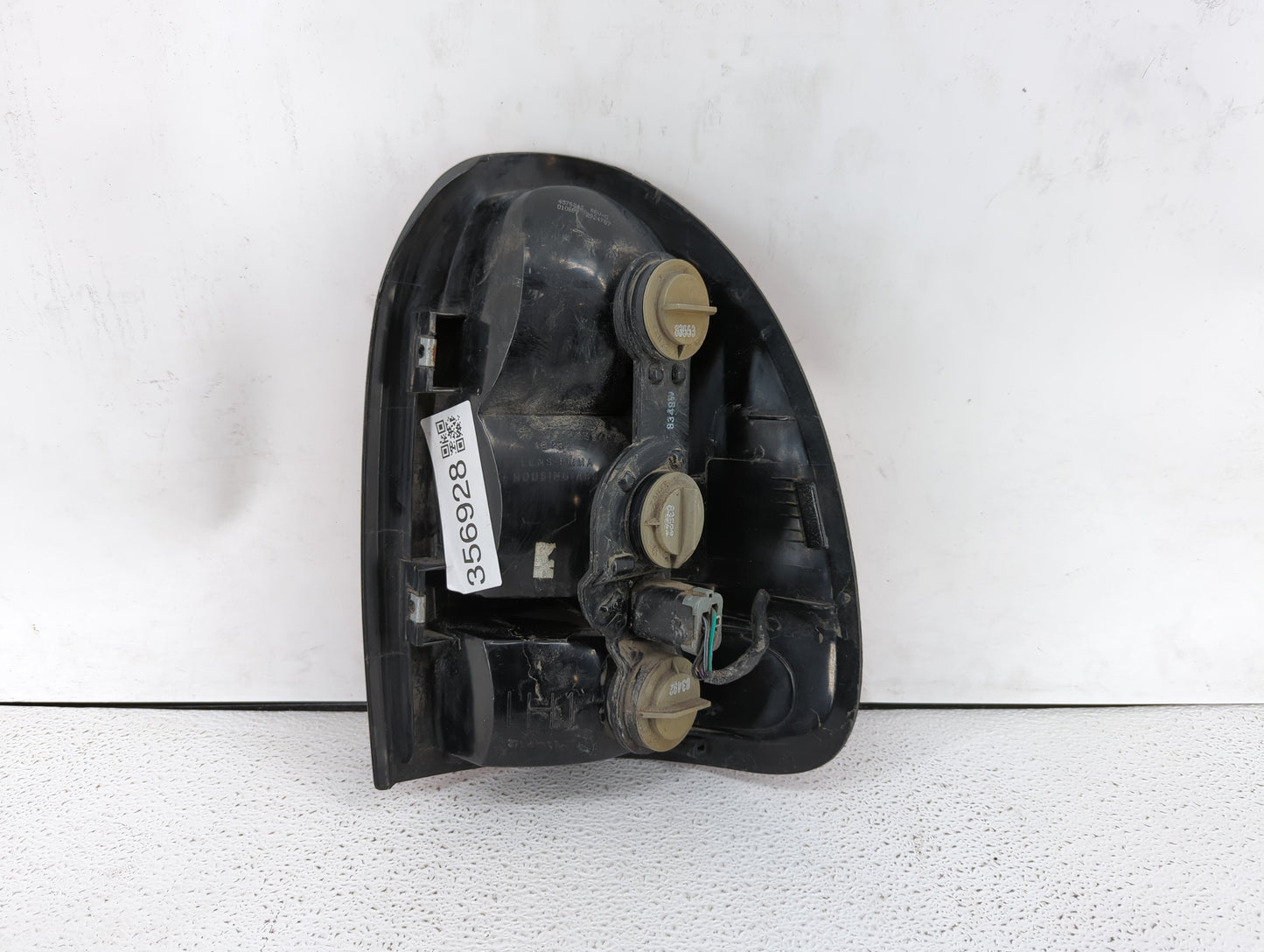 2006-2016 Chevrolet Impala Tail Light Assembly Passenger Right OEM P/N:4576363 Fits OEM Used Auto Parts - Oemusedautoparts1.