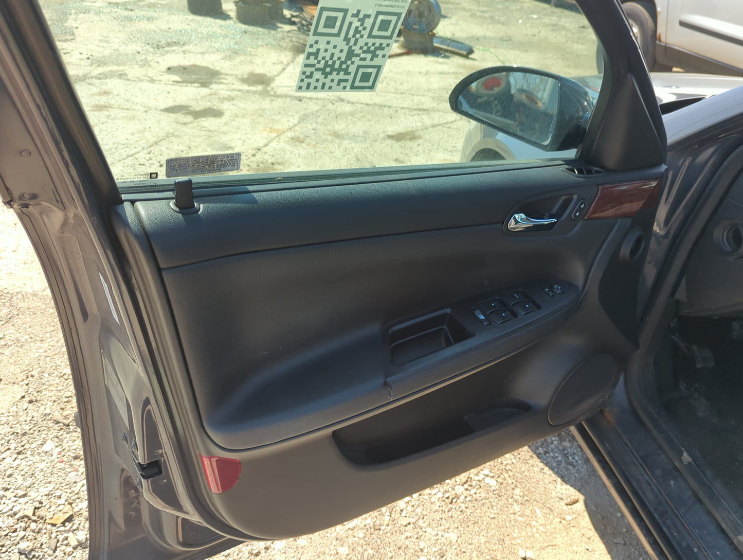 2006-2016 Chevrolet Impala Driver Front Door Oem 5001528 - Oemusedautoparts1.com