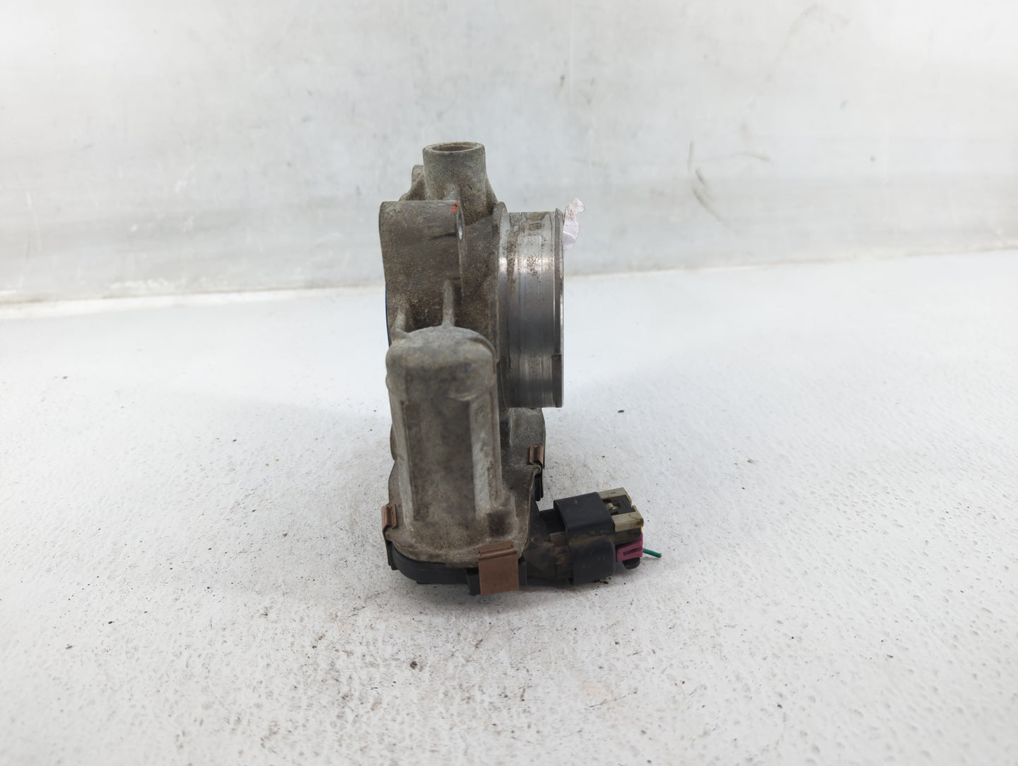 2006-2011 Chevrolet Impala Throttle Body Fits Fits 2006 2007 2008 2009 2010 2011 OEM Used Auto Parts - Oemusedautoparts1.com