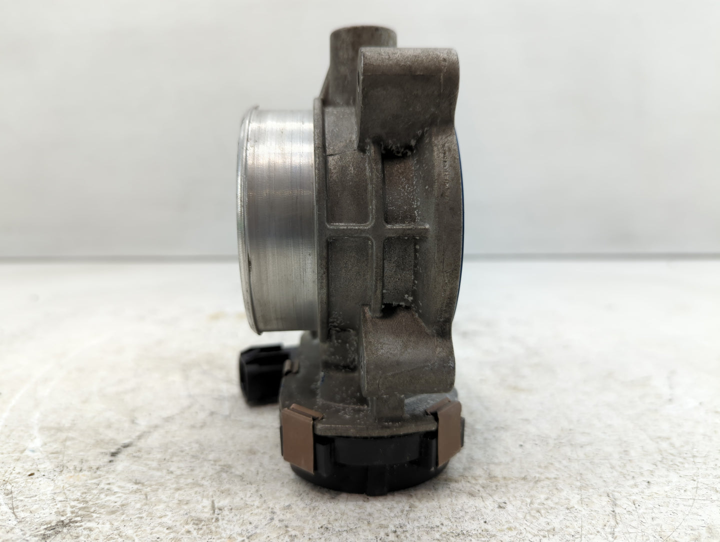 2006-2011 Chevrolet Impala Throttle Body P/N:RME72-1A Fits Fits 2006 2007 2008 2009 2010 2011 OEM Used Auto Parts - Oemuseda