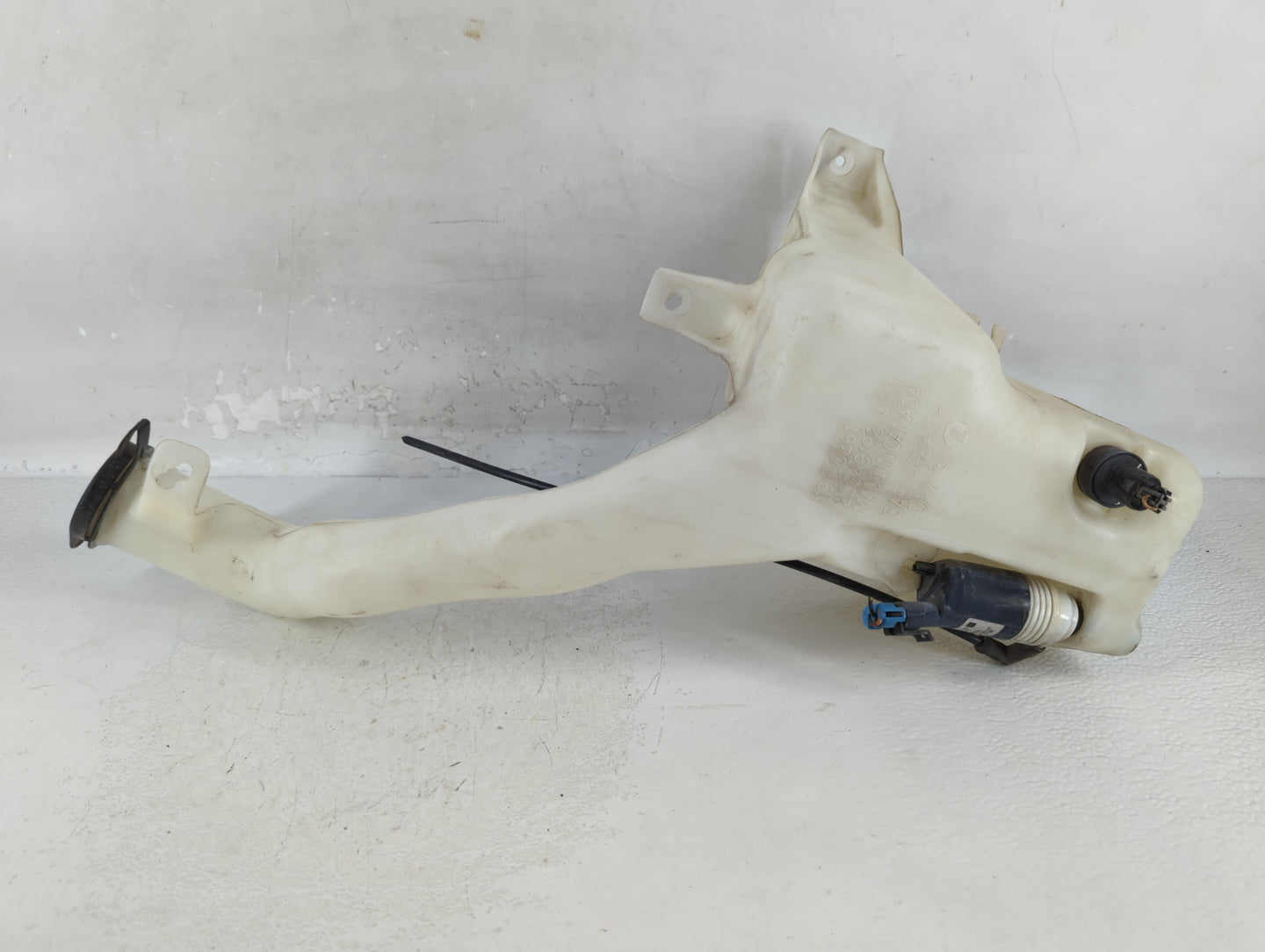 2006-2016 Chevrolet Impala Windshield Washer Fluid Reservoir Bottle Oem - Oemusedautoparts1.com