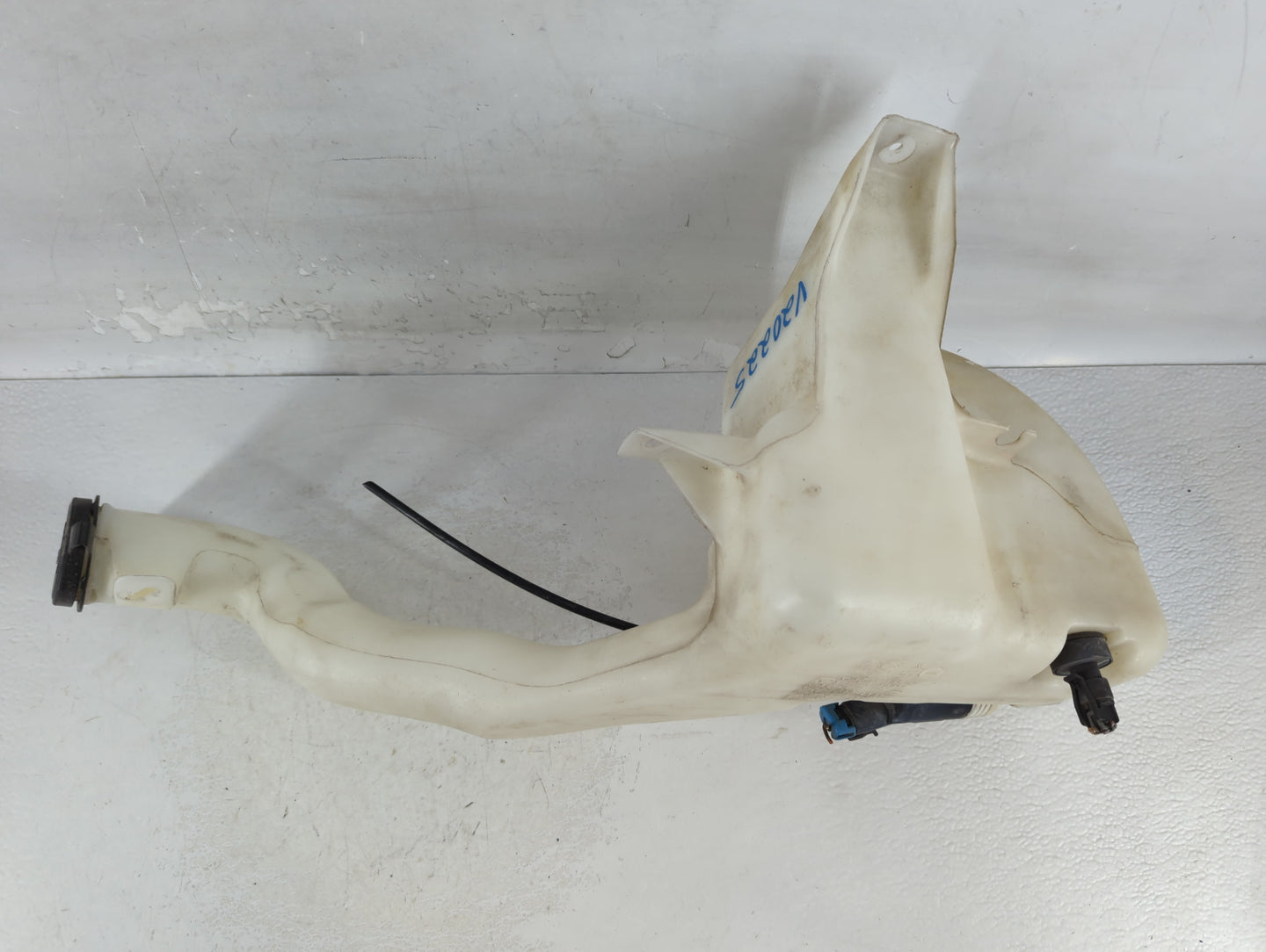 2006-2016 Chevrolet Impala Windshield Washer Fluid Reservoir Bottle Oem - Oemusedautoparts1.com