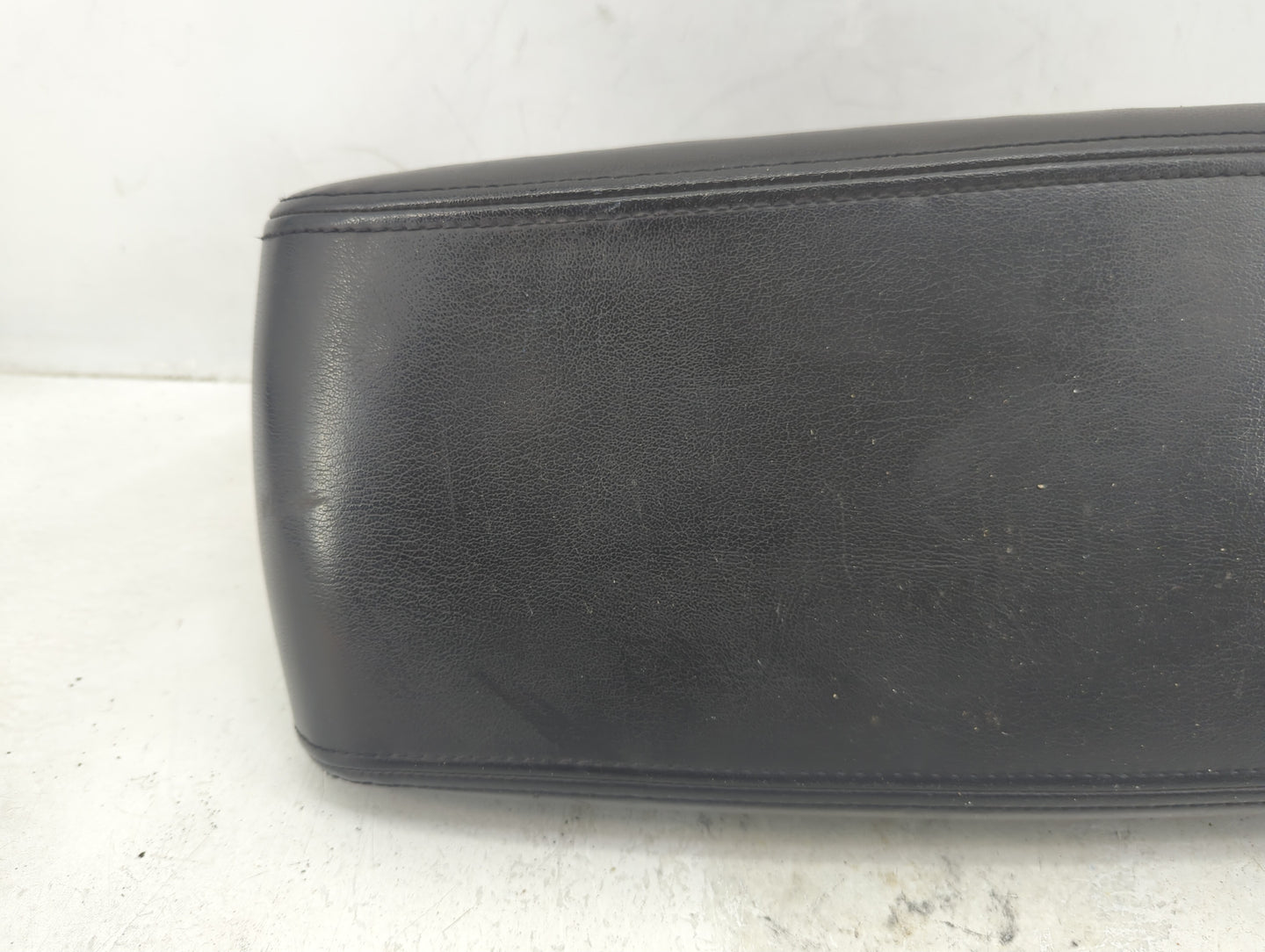 2007-2016 Chevrolet Impala Center Console Armrest Cover Lid Fits Fits 2007 2008 2009 2010 2011 2012 2013 2014 2015 2016 OEM 