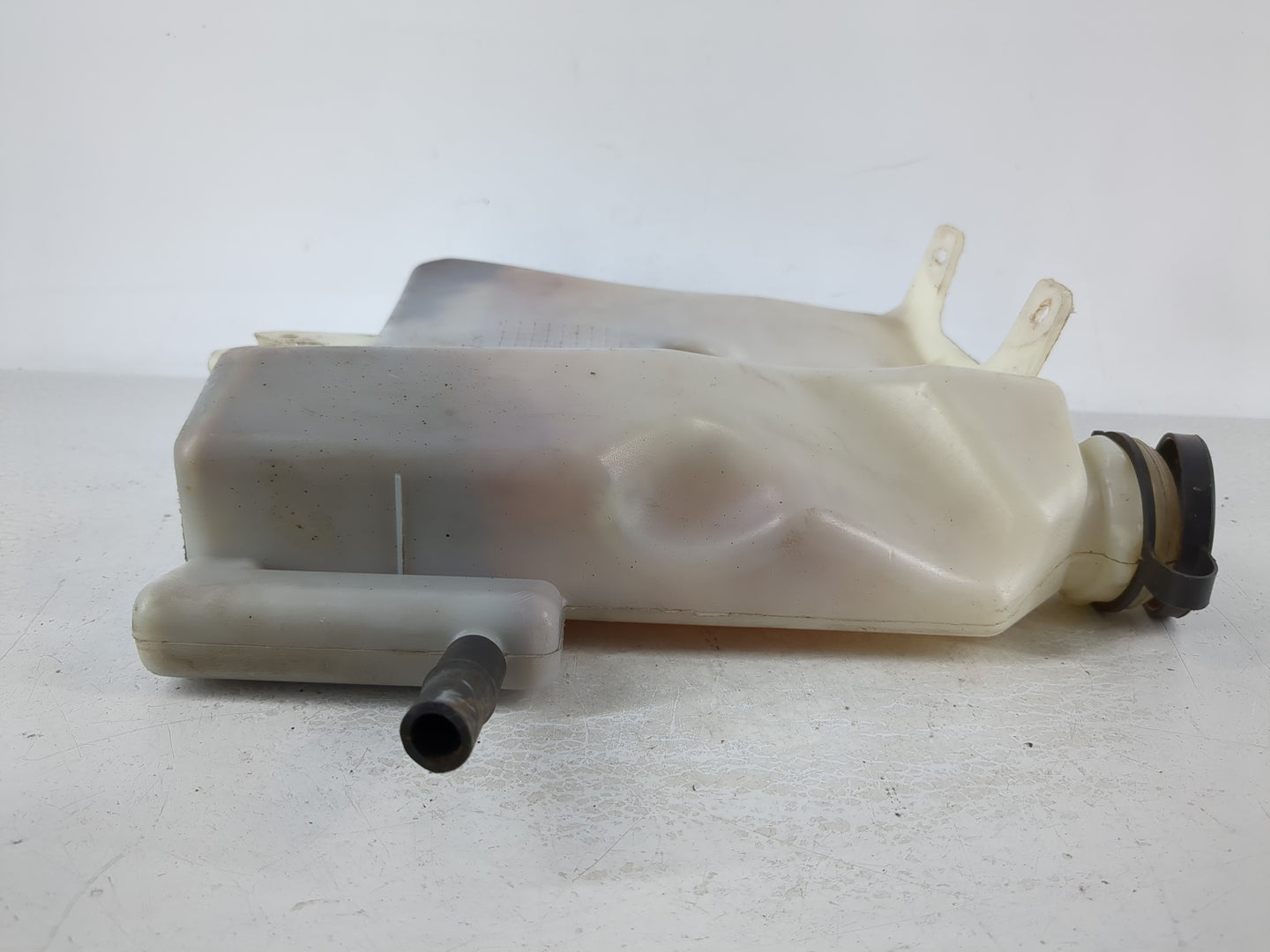 2006 Chevrolet Impala Radiator Coolant Overflow Expansion Tank Bottle 863135 - Oemusedautoparts1.com