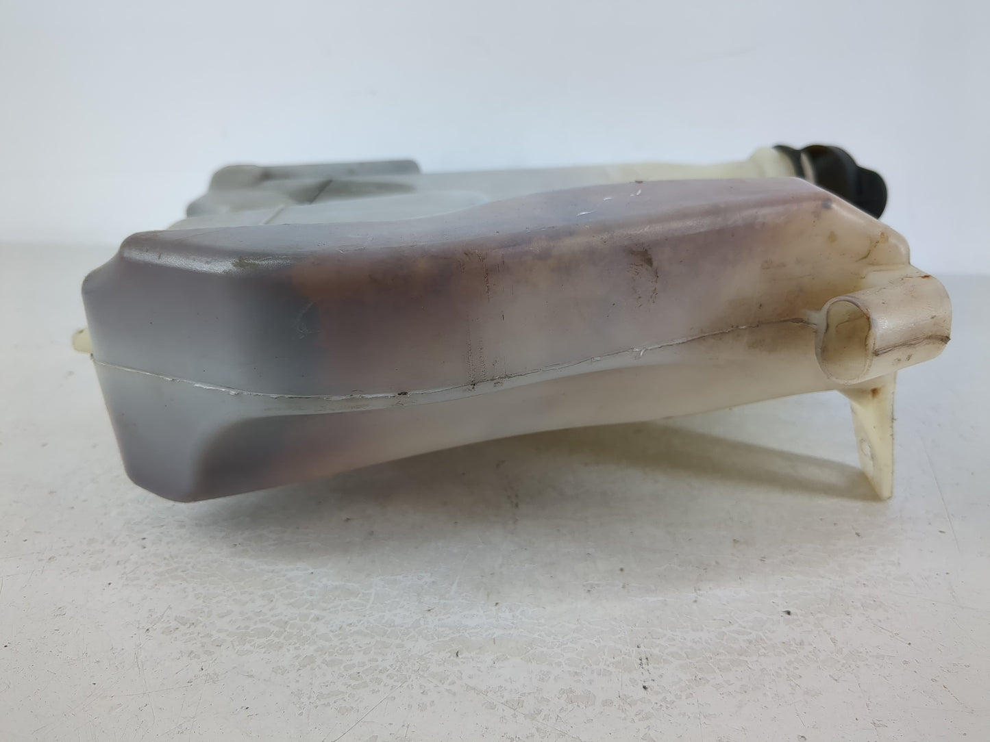 2006 Chevrolet Impala Radiator Coolant Overflow Expansion Tank Bottle 863135 - Oemusedautoparts1.com