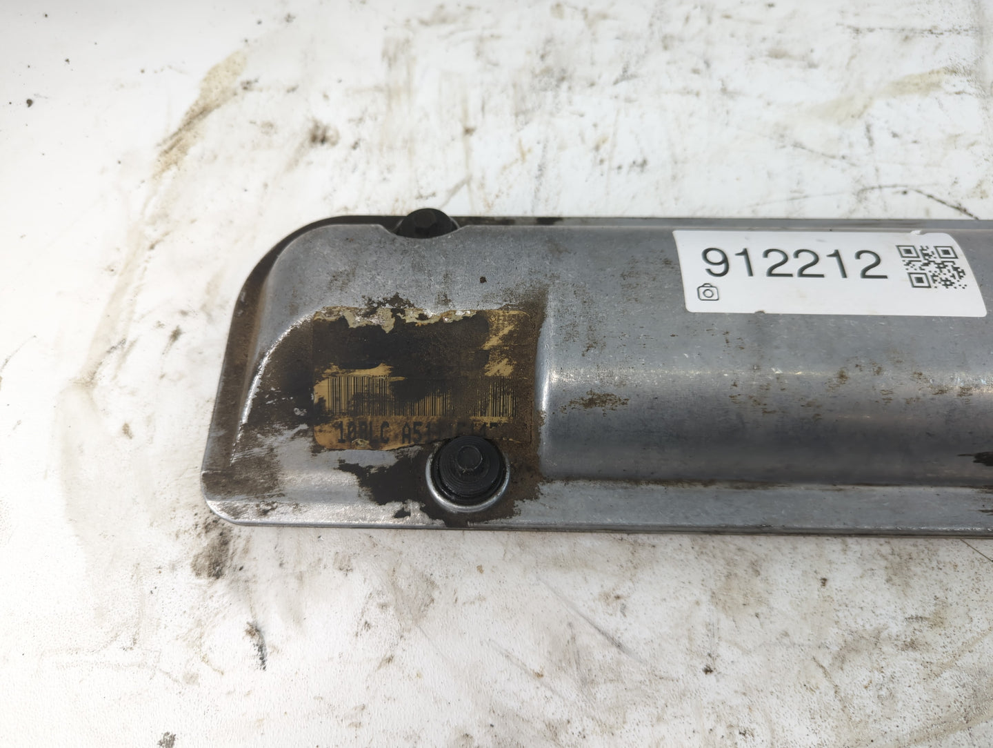 2008 Chevrolet Impala Driver Left Cylinder Head Valve Cover Fits OEM Used Auto Parts - Oemusedautoparts1.com