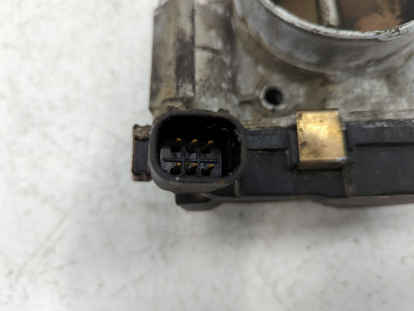 2006-2011 Chevrolet Impala Throttle Body Fits Fits 2006 2007 2008 2009 2010 2011 OEM Used Auto Parts - Oemusedautoparts1.com