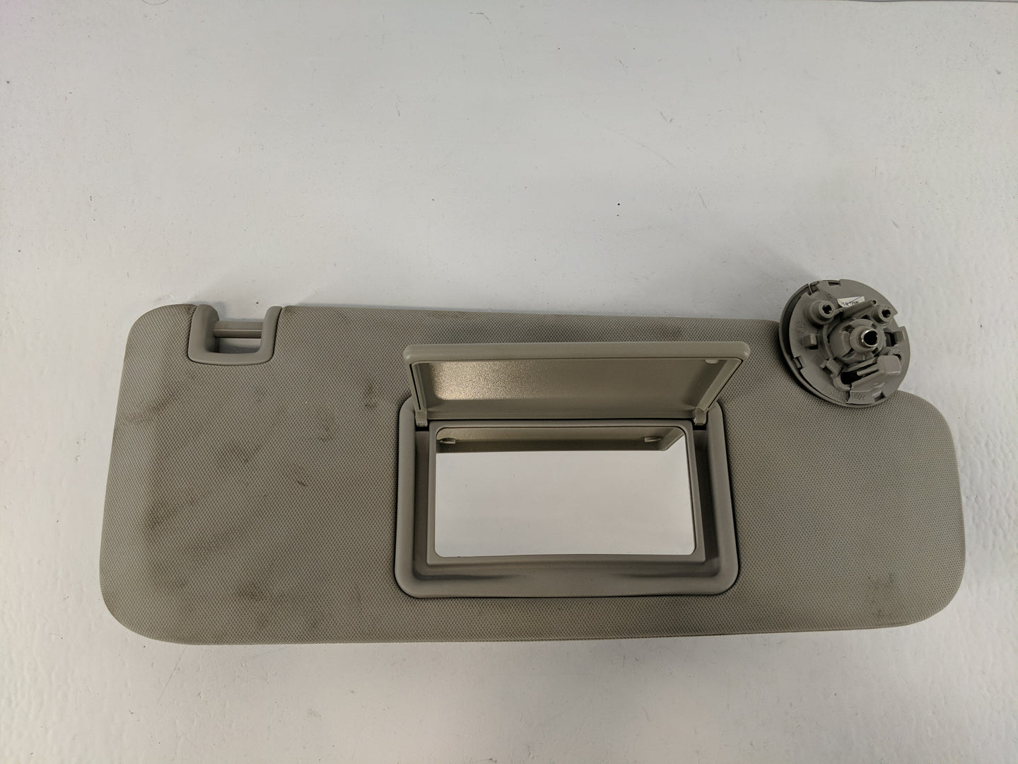 2004-2012 Chevrolet Malibu Sun Visor Shade Replacement Passenger Right Mirror Fits Fits 2004 2005 2008 2009 2010 2011 2012 O