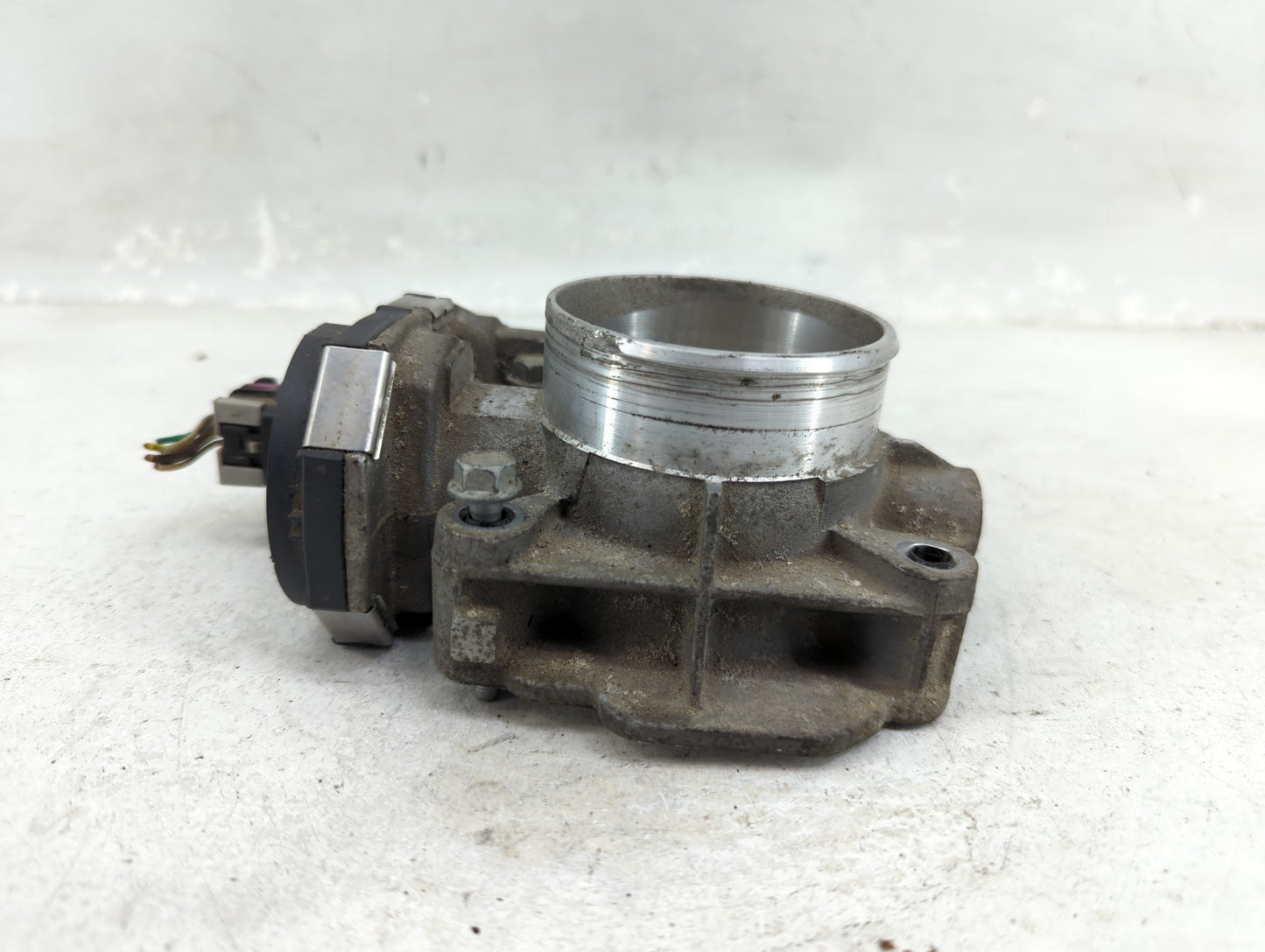 2008-2012 Chevrolet Malibu Throttle Body Fits Fits 2007 2008 2009 2010 2011 2012 OEM Used Auto Parts - Oemusedautoparts1.com