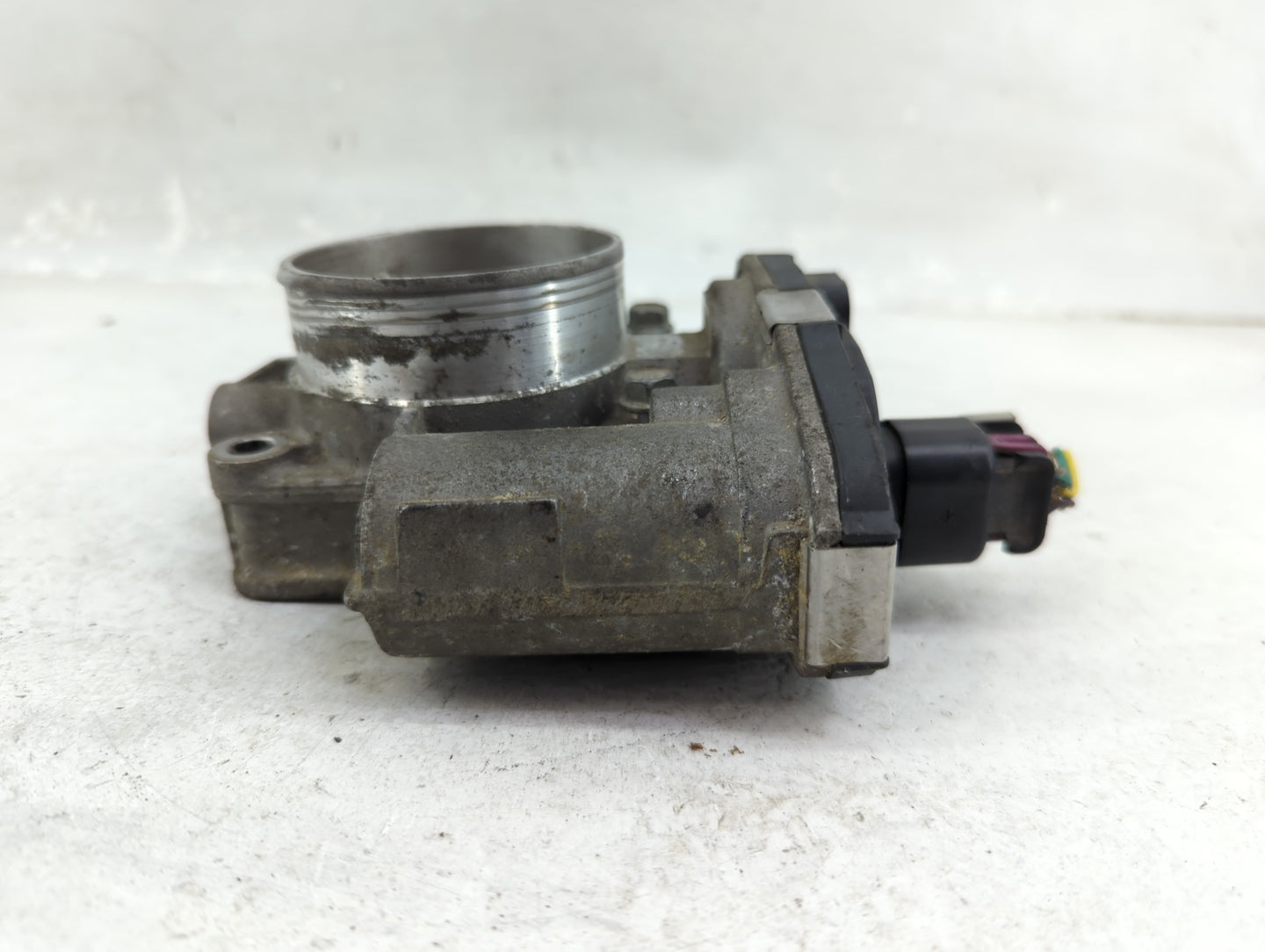 2008-2012 Chevrolet Malibu Throttle Body Fits Fits 2007 2008 2009 2010 2011 2012 OEM Used Auto Parts - Oemusedautoparts1.com