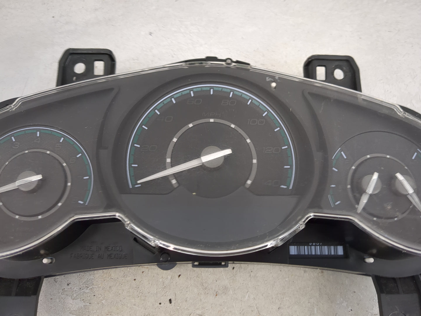 2008-2011 Chevrolet Malibu Instrument Cluster Speedometer Gauges Miles:145K Fits Fits 2008 2009 2010 2011 OEM Used Auto Part