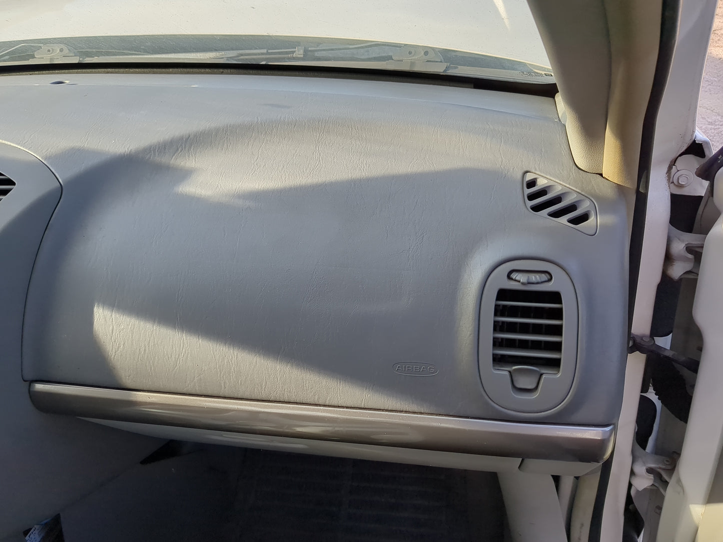 2004-2008 Chevrolet Malibu Air Bag Passenger Right Dashboard OEM Fits Fits 2004 2005 2006 2007 2008 OEM Used Auto Parts - Oe
