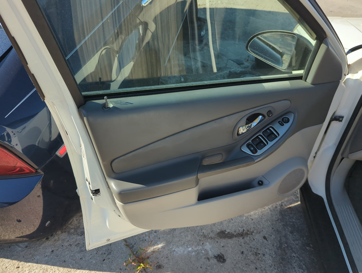 2008 Chevrolet Malibu Front Left Driver Interior Door Panel Trim 1150910 - Oemusedautoparts1.com