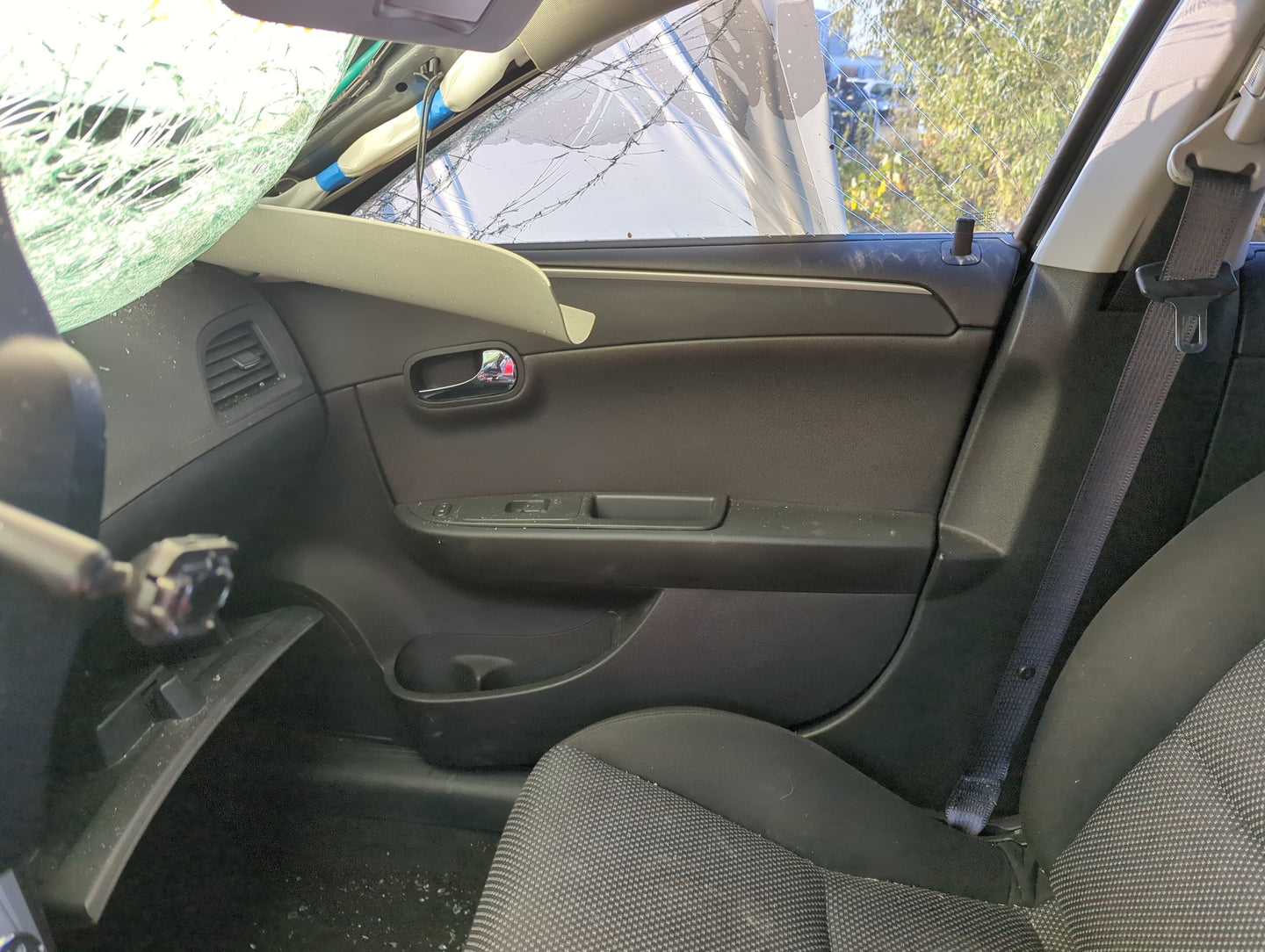 2008 Chevrolet Malibu Front Right Passenger Interior Door Panel Trim - Oemusedautoparts1.com