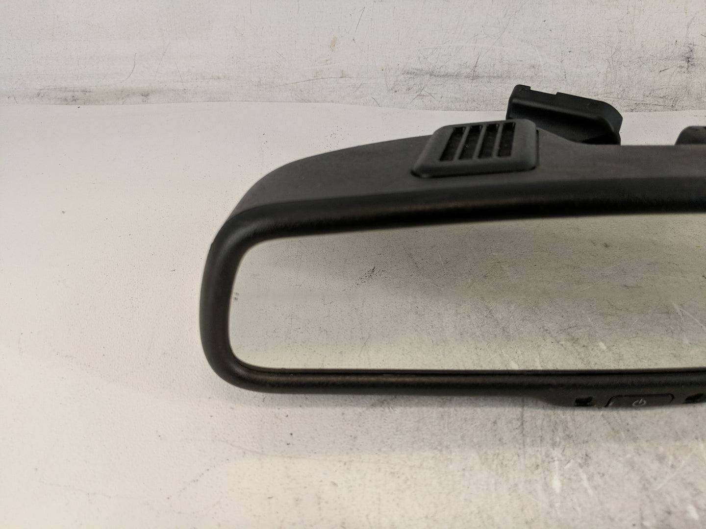 1997-2012 Chevrolet Malibu Interior Rear View Mirror Replacement OEM P/N:E11026130 Fits OEM Used Auto Parts - Oemusedautopar