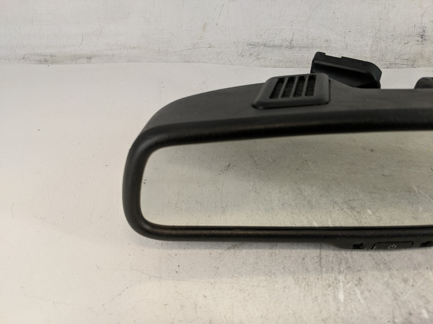 1997-2012 Chevrolet Malibu Interior Rear View Mirror Replacement OEM P/N:E11026130 Fits OEM Used Auto Parts - Oemusedautopar