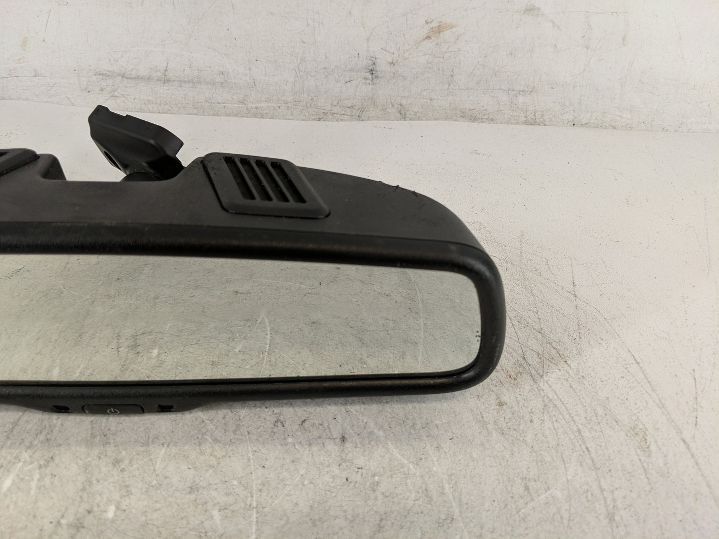 1997-2012 Chevrolet Malibu Interior Rear View Mirror Replacement OEM P/N:E11026130 Fits OEM Used Auto Parts - Oemusedautopar