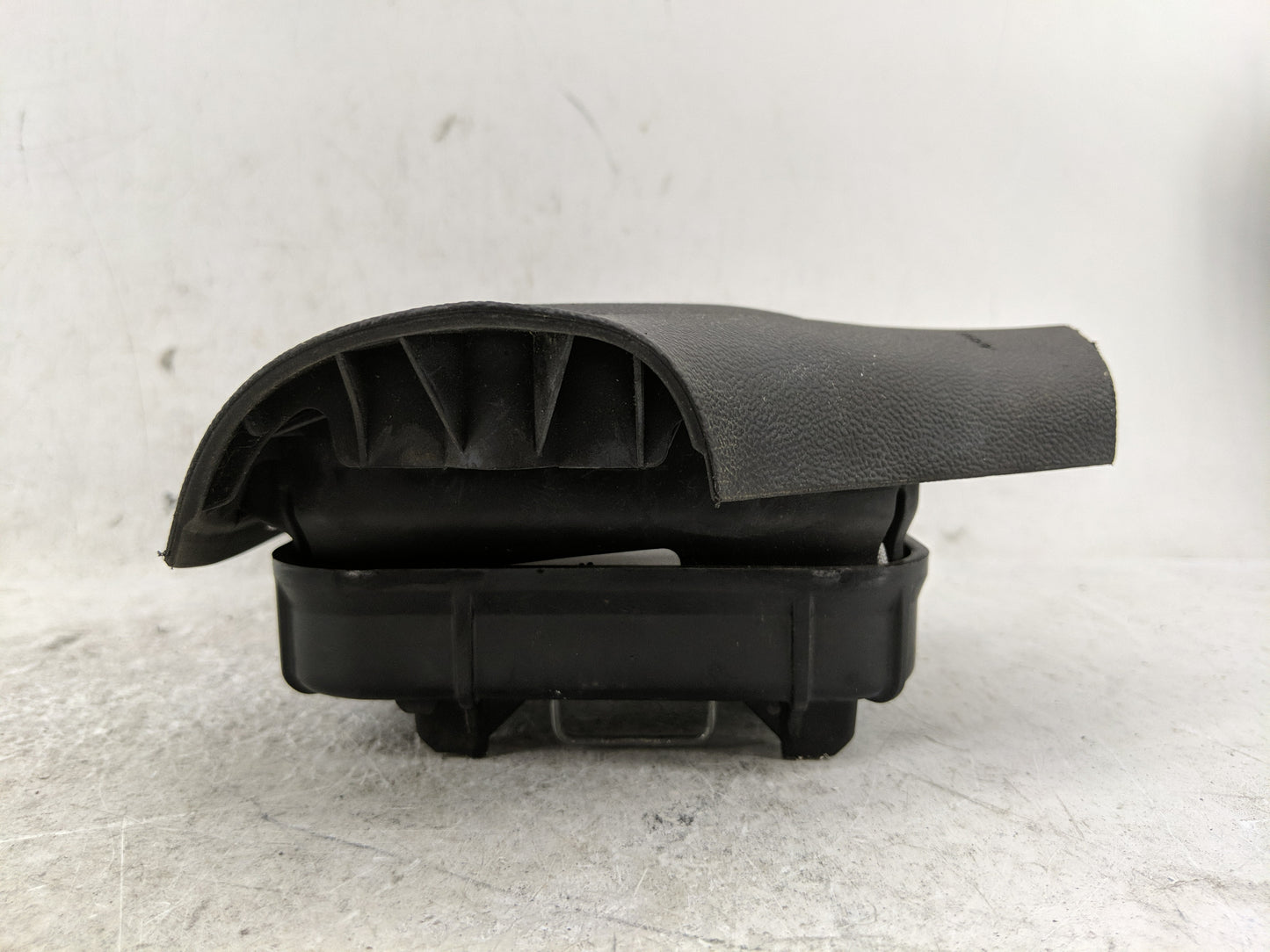 2008 Chevrolet Malibu Air Bag Driver Left Steering Wheel Mounted - Oemusedautoparts1.com