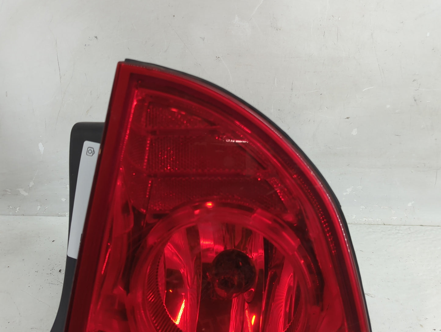 2008-2012 Chevrolet Malibu Tail Light Assembly Passenger Right OEM Fits Fits 2008 2009 2010 2011 2012 OEM Used Auto Parts - 