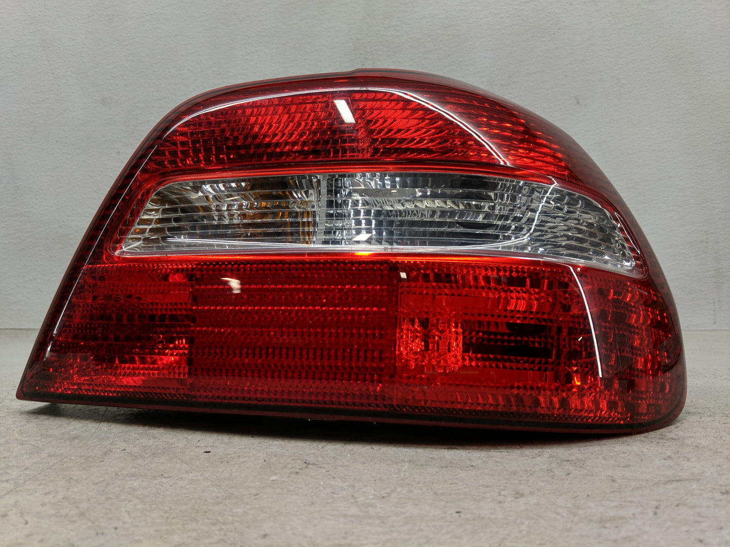 2008-2012 Chevrolet Malibu Tail Light Assembly Passenger Right OEM Fits Fits 2008 2009 2010 2011 2012 OEM Used Auto Parts - 