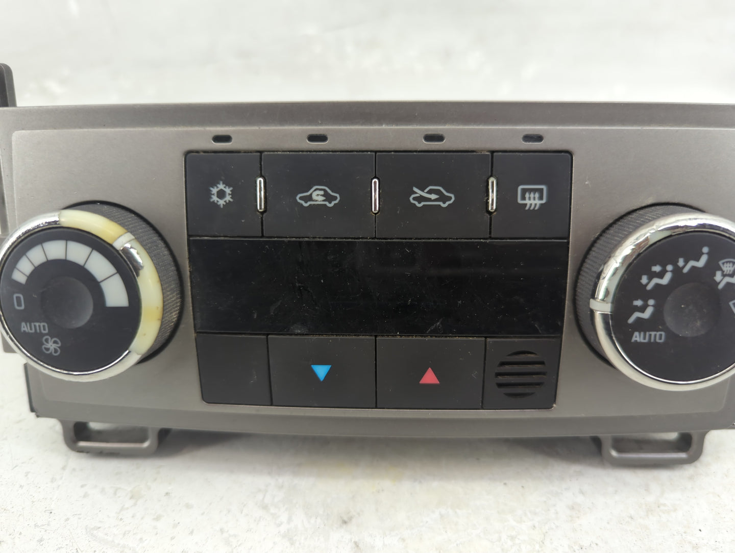 2008-2012 Chevrolet Malibu Climate Control Module Temperature AC/Heater Replacement P/N:28111731 Fits OEM Used Auto Parts - 