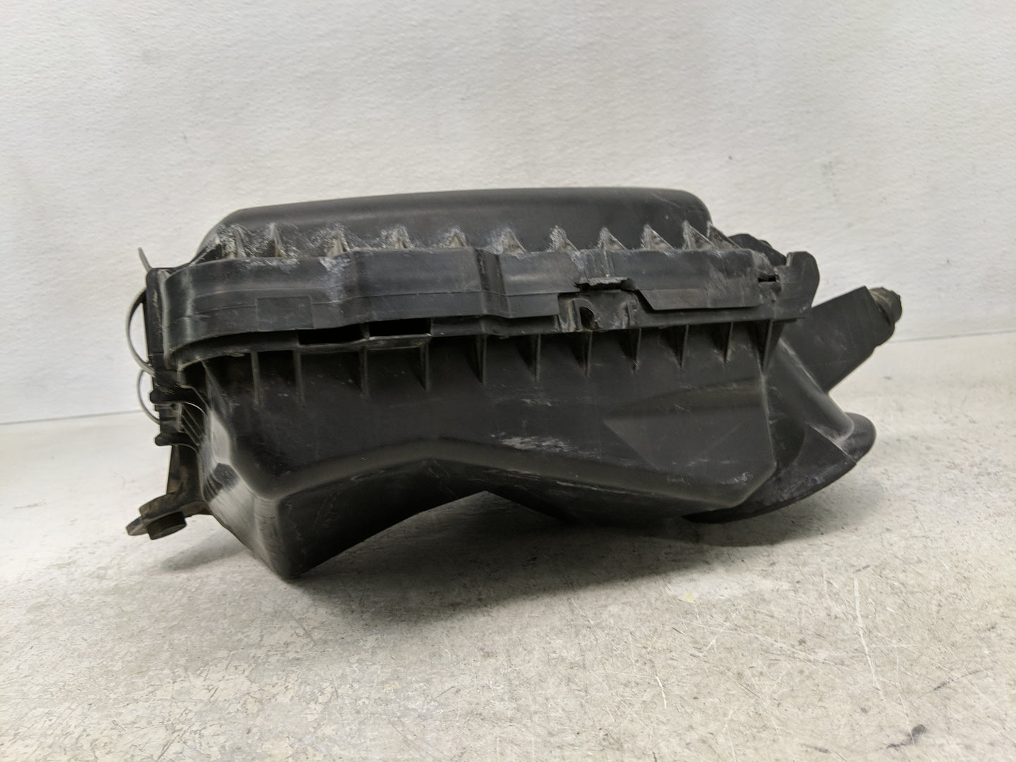 2008-2012 Chevrolet Malibu Air Cleaner Intake-duct Hose Tube - Oemusedautoparts1.com