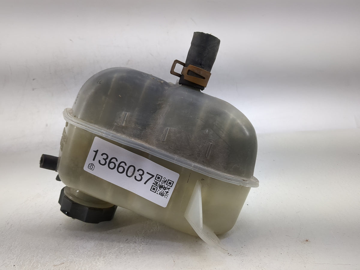 2007 Chevrolet Malibu Radiator Coolant Overflow Expansion Tank Bottle 1366037 - Oemusedautoparts1.com