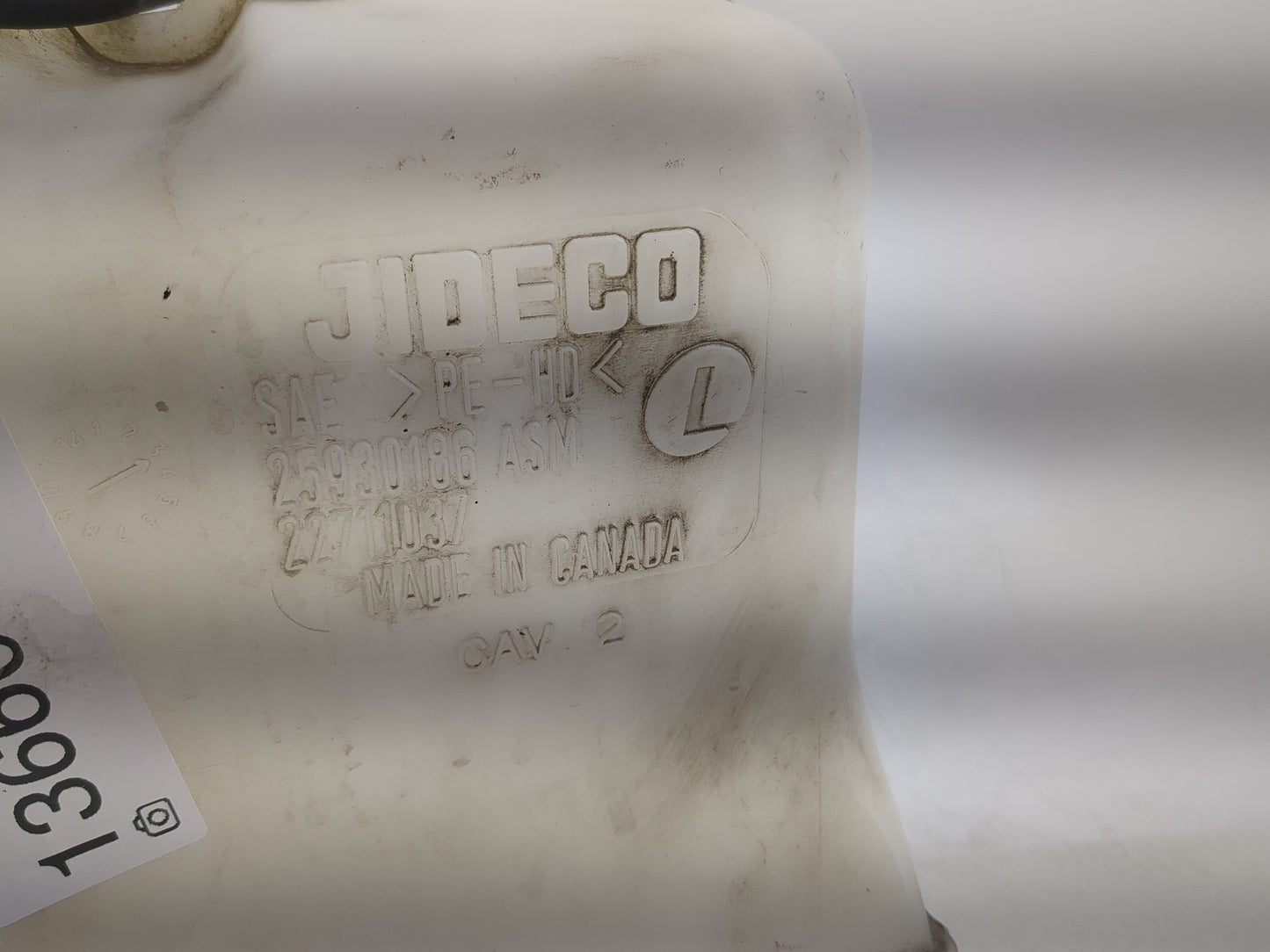 2008-2012 Chevrolet Malibu Windshield Washer Fluid Reservoir Bottle Oem - Oemusedautoparts1.com