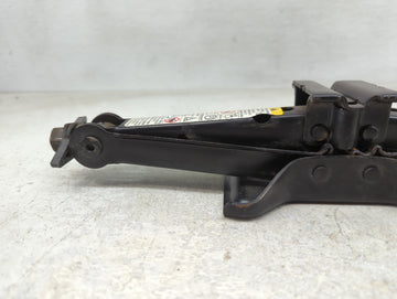 2008 Chevrolet Malibu Spare Scissor Car Jack