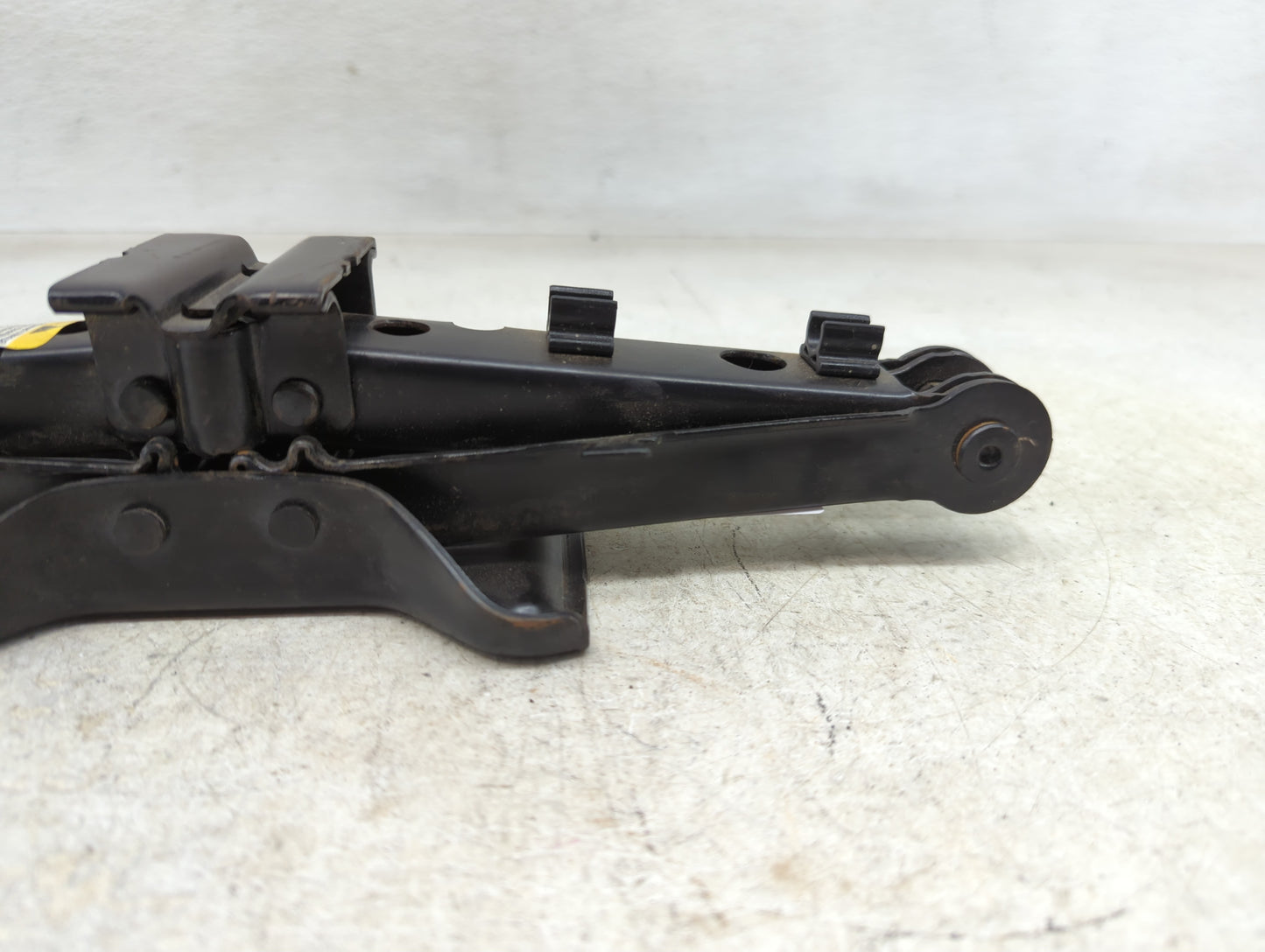 2008 Chevrolet Malibu Spare Scissor Car Jack - Oemusedautoparts1.com