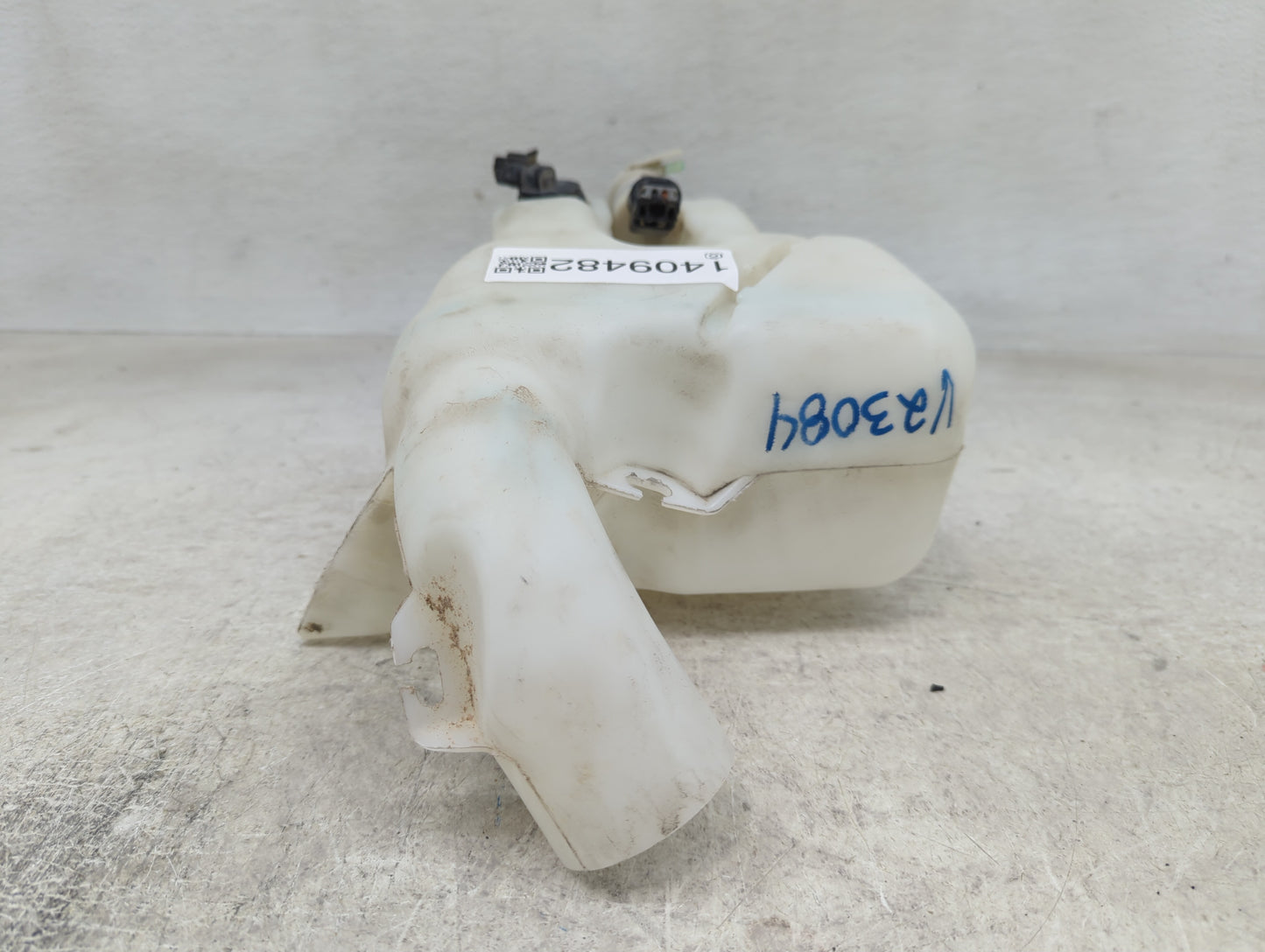 2008-2012 Chevrolet Malibu Windshield Washer Fluid Reservoir Bottle Oem - Oemusedautoparts1.com