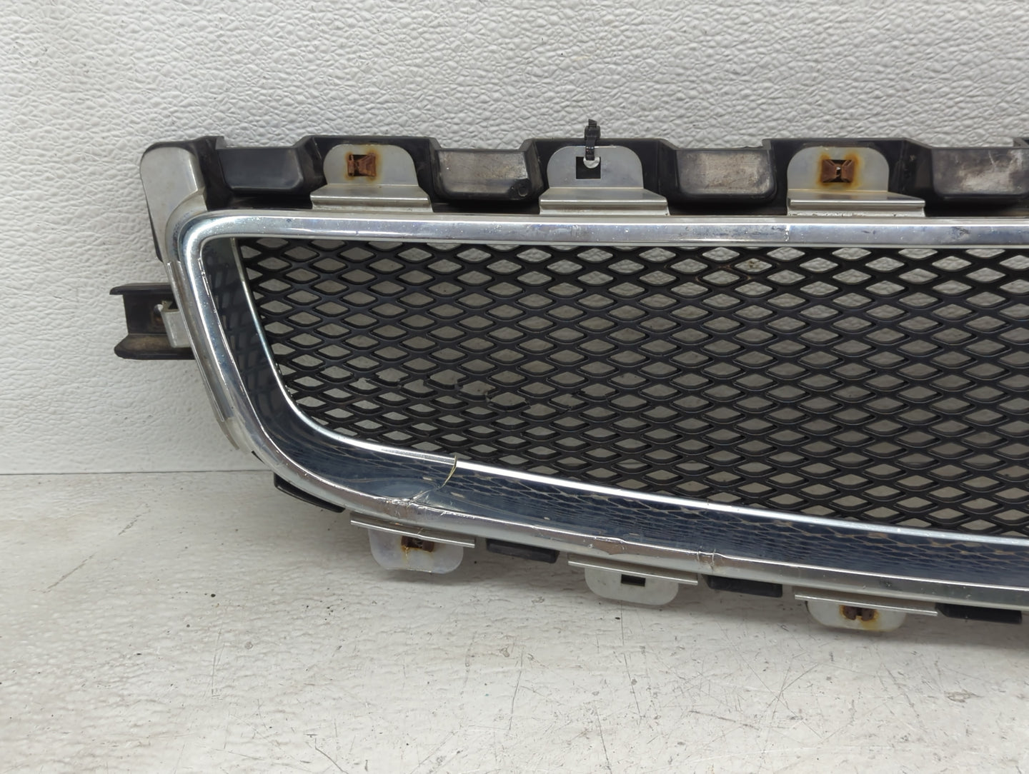 2006-2008 Chevrolet Malibu Front Grille Bumper Not Included - Oemusedautoparts1.com
