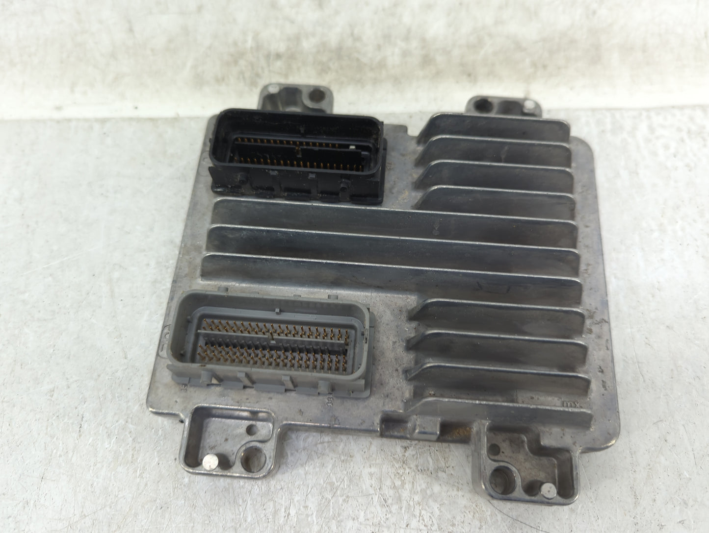 2008 Chevrolet Malibu PCM Engine Control Computer ECU ECM PCU OEM P/N:12617568 Fits Fits 2009 2011 OEM Used Auto Parts - Oem