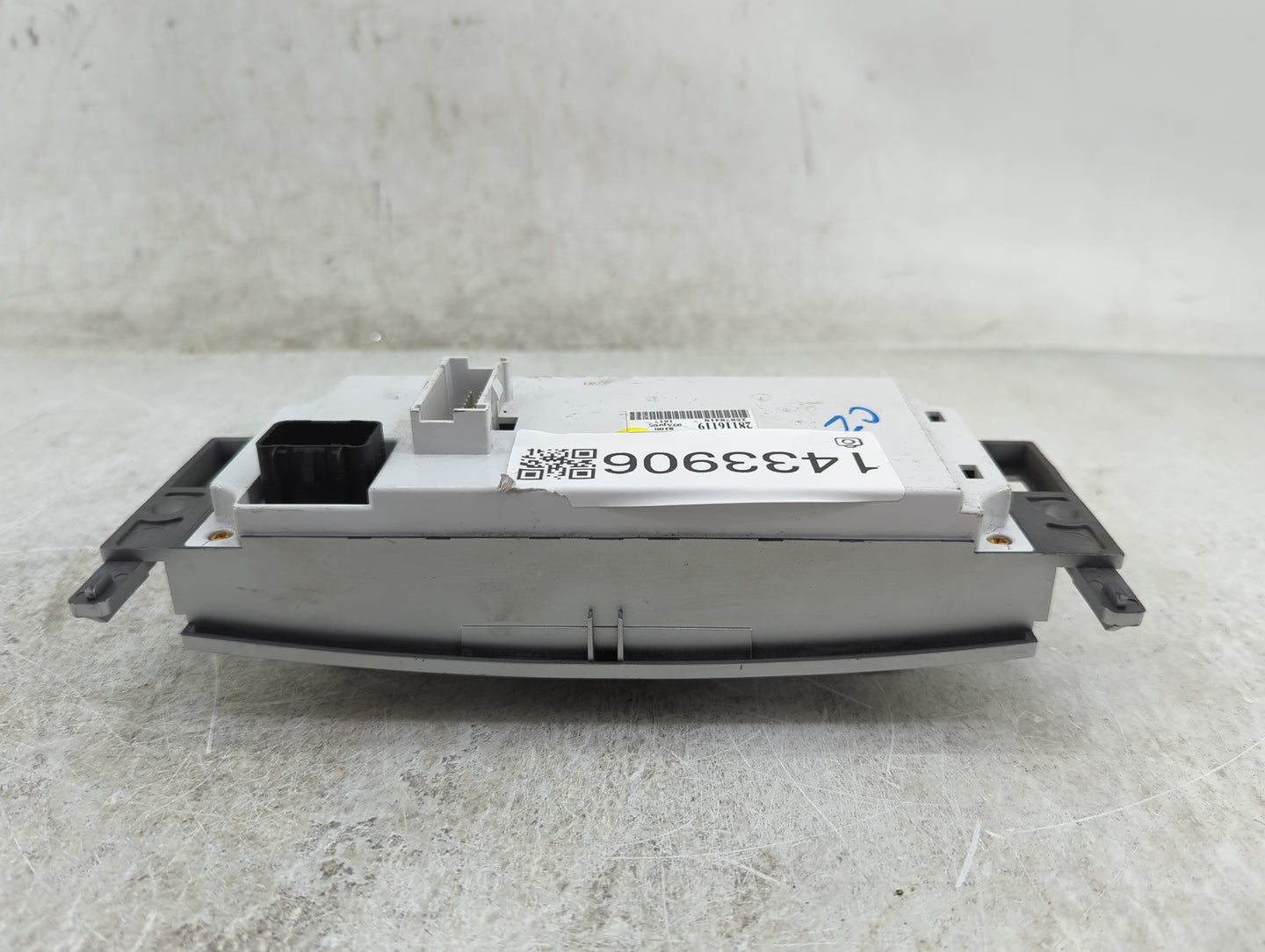 2008-2012 Chevrolet Malibu Climate Control Module Temperature AC/Heater Replacement P/N:28116119 25878418 Fits OEM Used Auto