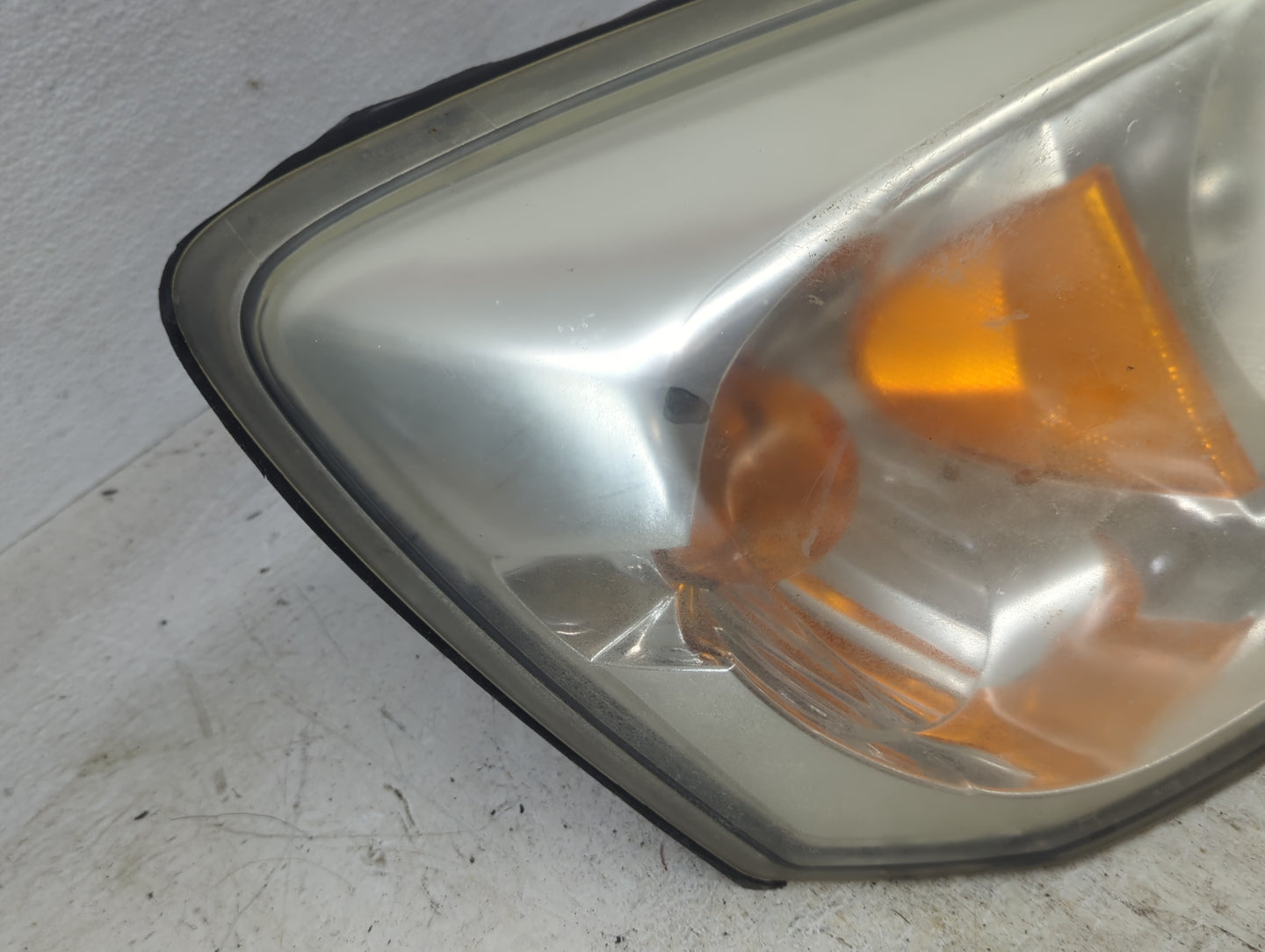 2004-2008 Chevrolet Malibu Passenger Right Oem Head Light Headlight Lamp - Oemusedautoparts1.com