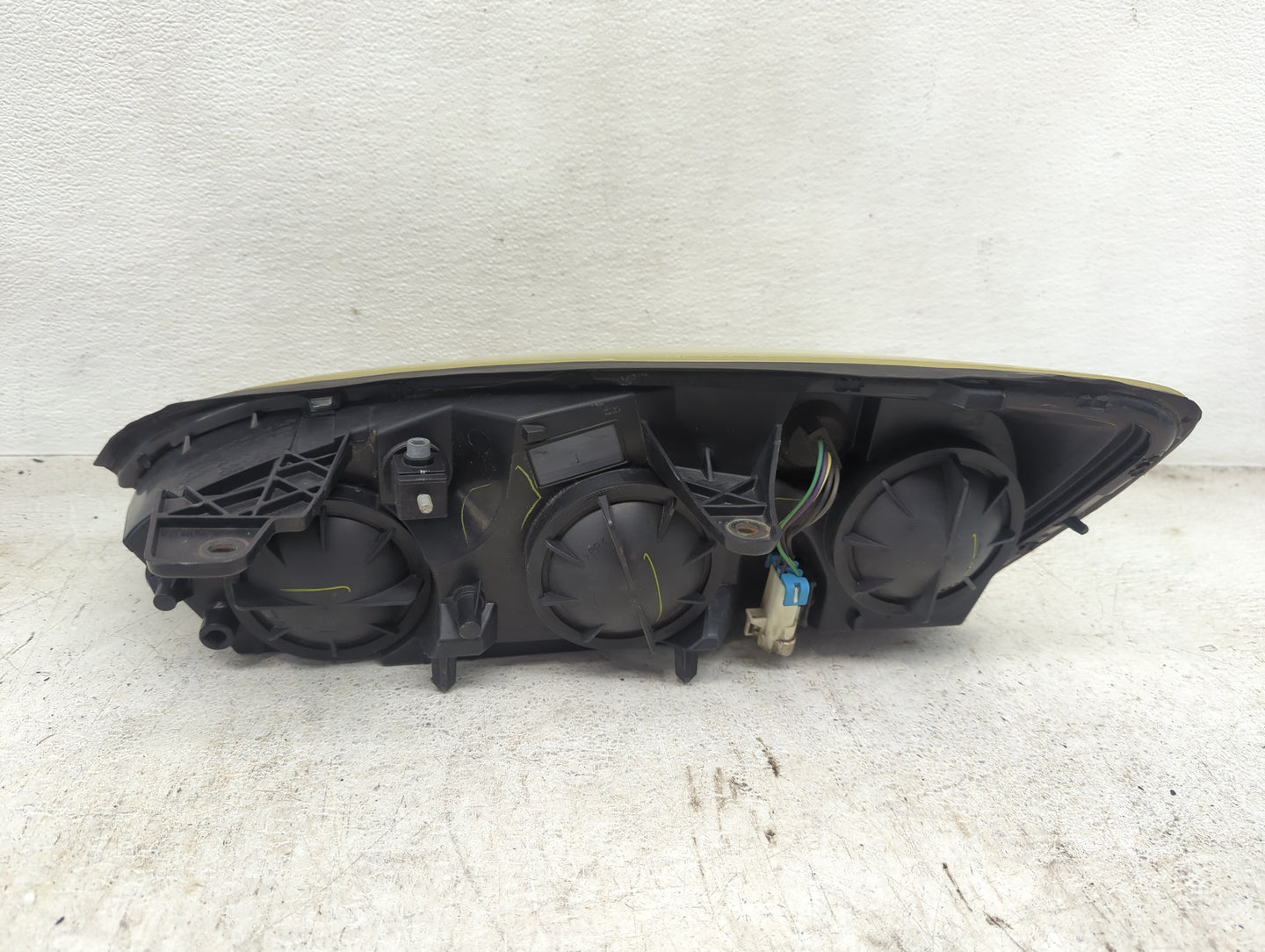 2004-2008 Chevrolet Malibu Passenger Right Oem Head Light Headlight Lamp - Oemusedautoparts1.com
