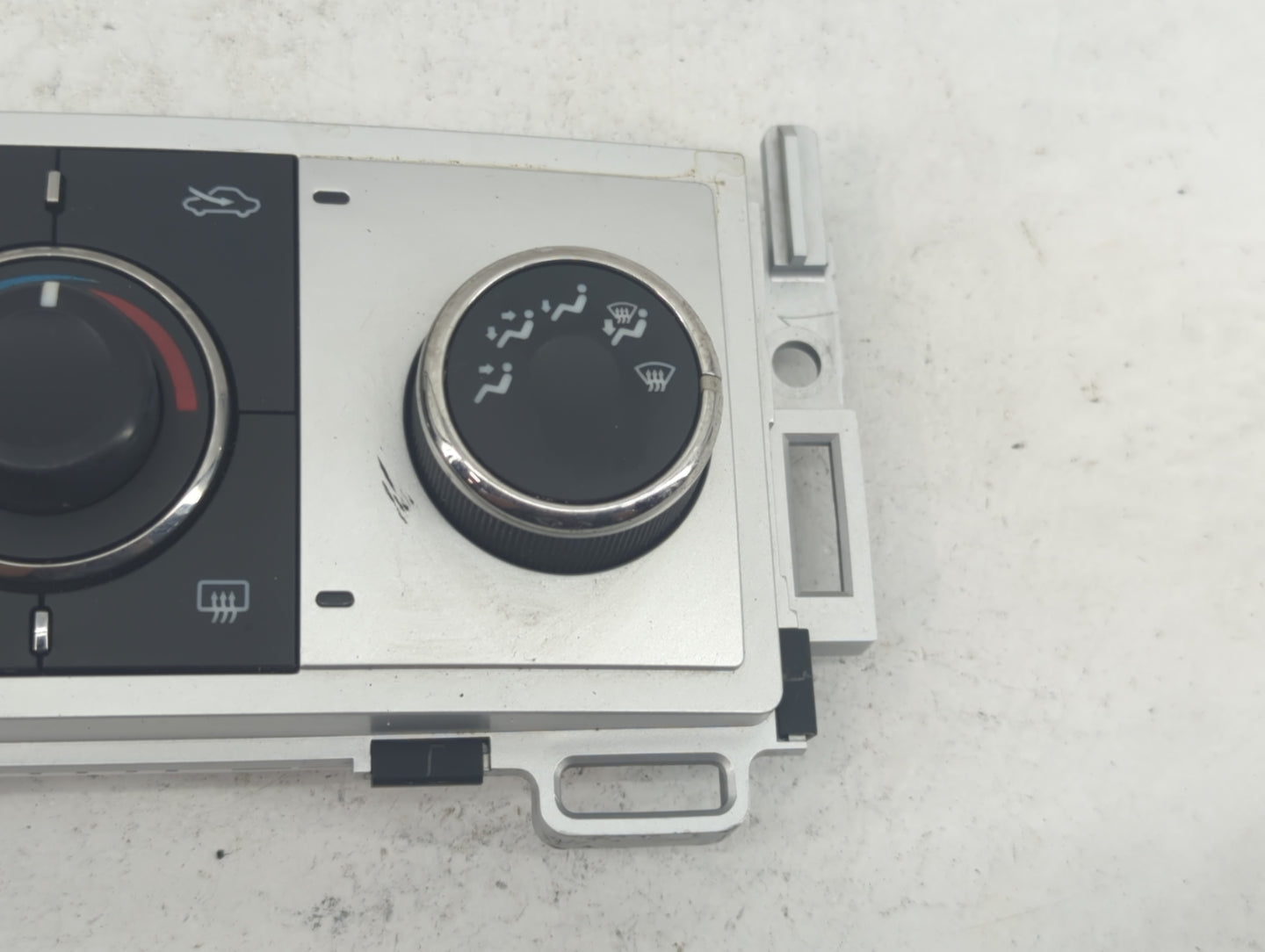 2008-2012 Chevrolet Malibu Climate Control Module Temperature AC/Heater Replacement P/N:28116119 25878418 Fits OEM Used Auto
