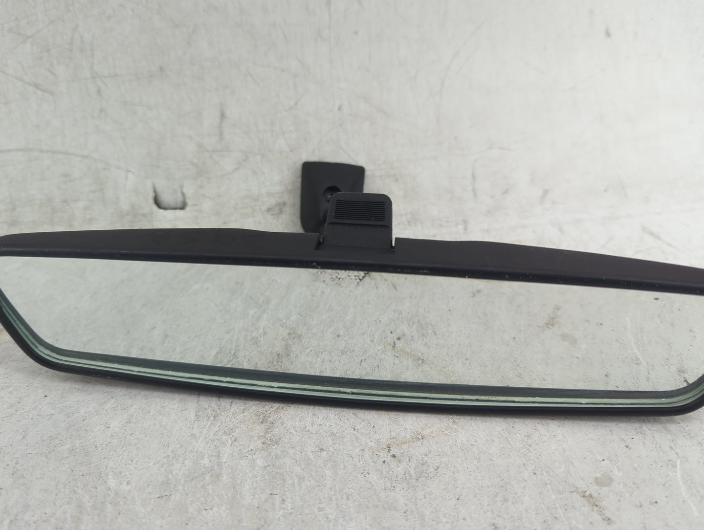 2008 Chevrolet Malibu Interior Rear View Mirror Replacement OEM P/N:011083 Fits OEM Used Auto Parts - Oemusedautoparts1.com