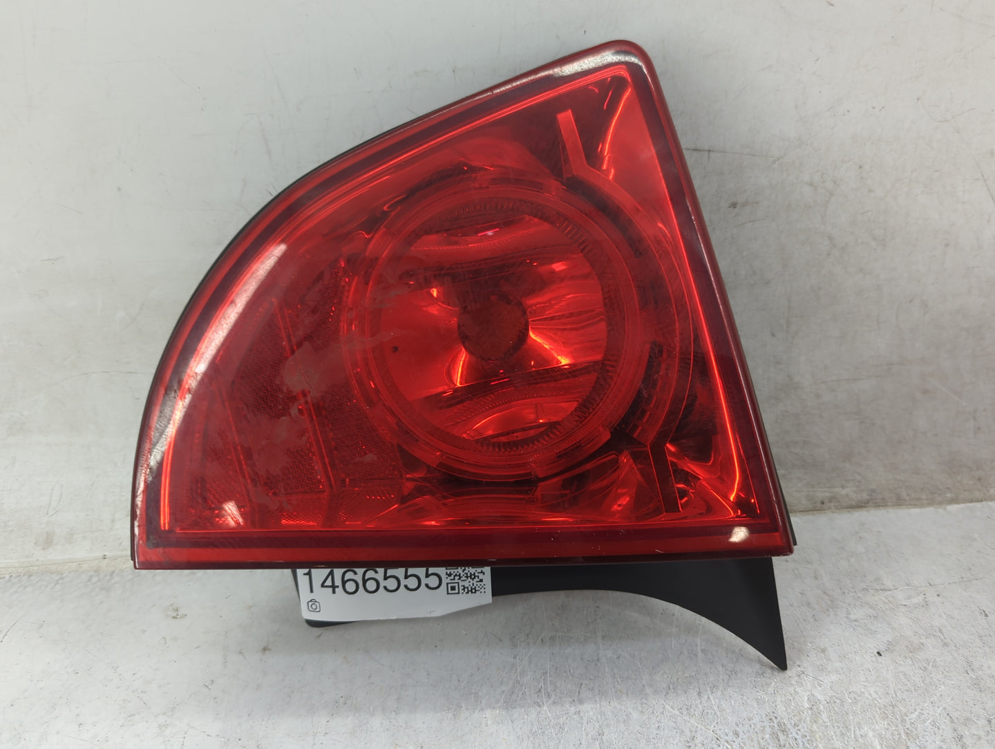 2008-2012 Chevrolet Malibu Tail Light Assembly Driver Left OEM Fits Fits 2008 2009 2010 2011 2012 OEM Used Auto Parts - Oemu