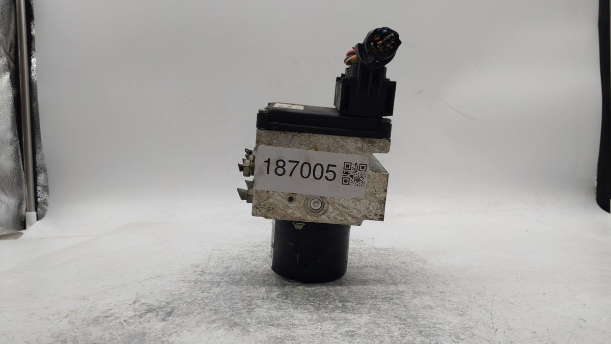2008-2009 Chevrolet Malibu Anti-Lock Brake ABS Pump Module Actuator OEM P/N:25928254 25952591, 25949990 Fits Fits 2008 2009 