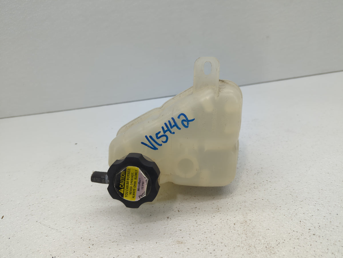 2007 Chevrolet Malibu Radiator Coolant Overflow Expansion Tank Bottle 384589 - Oemusedautoparts1.com
