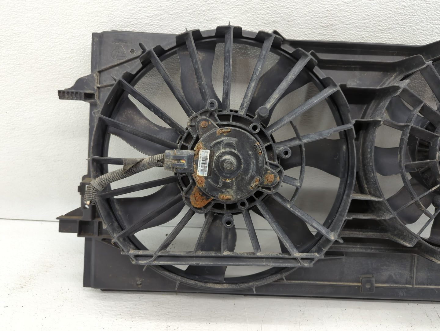 2004-2012 Chevrolet Malibu Left Radiator Fan Motor Assembly - Oemusedautoparts1.com