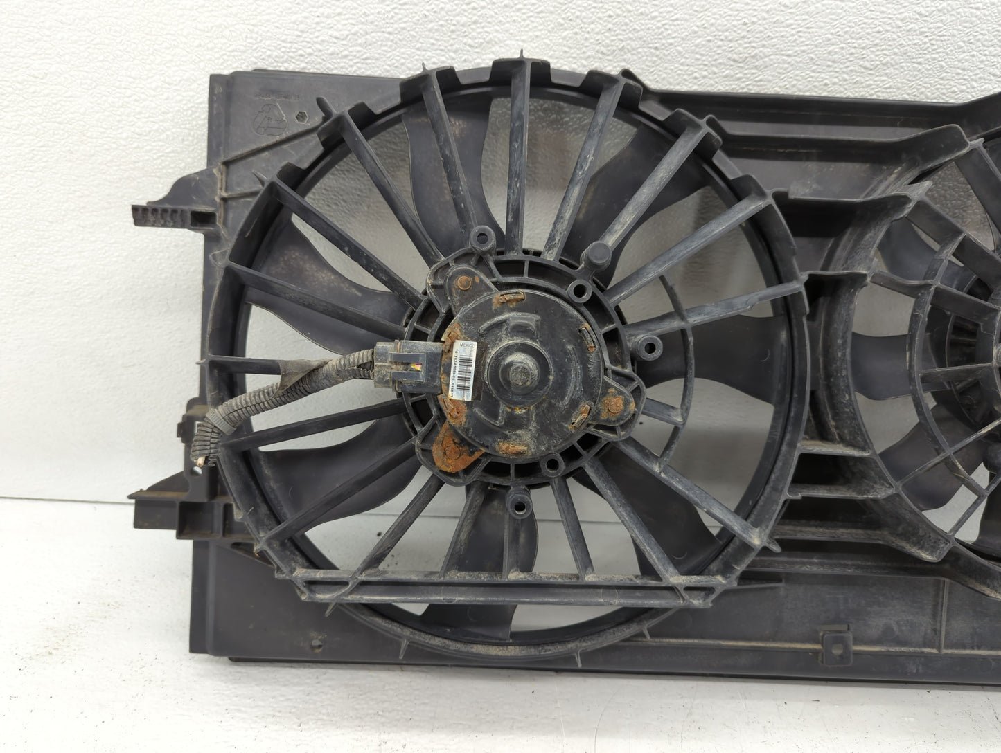 2004-2012 Chevrolet Malibu Left Radiator Fan Motor Assembly - Oemusedautoparts1.com