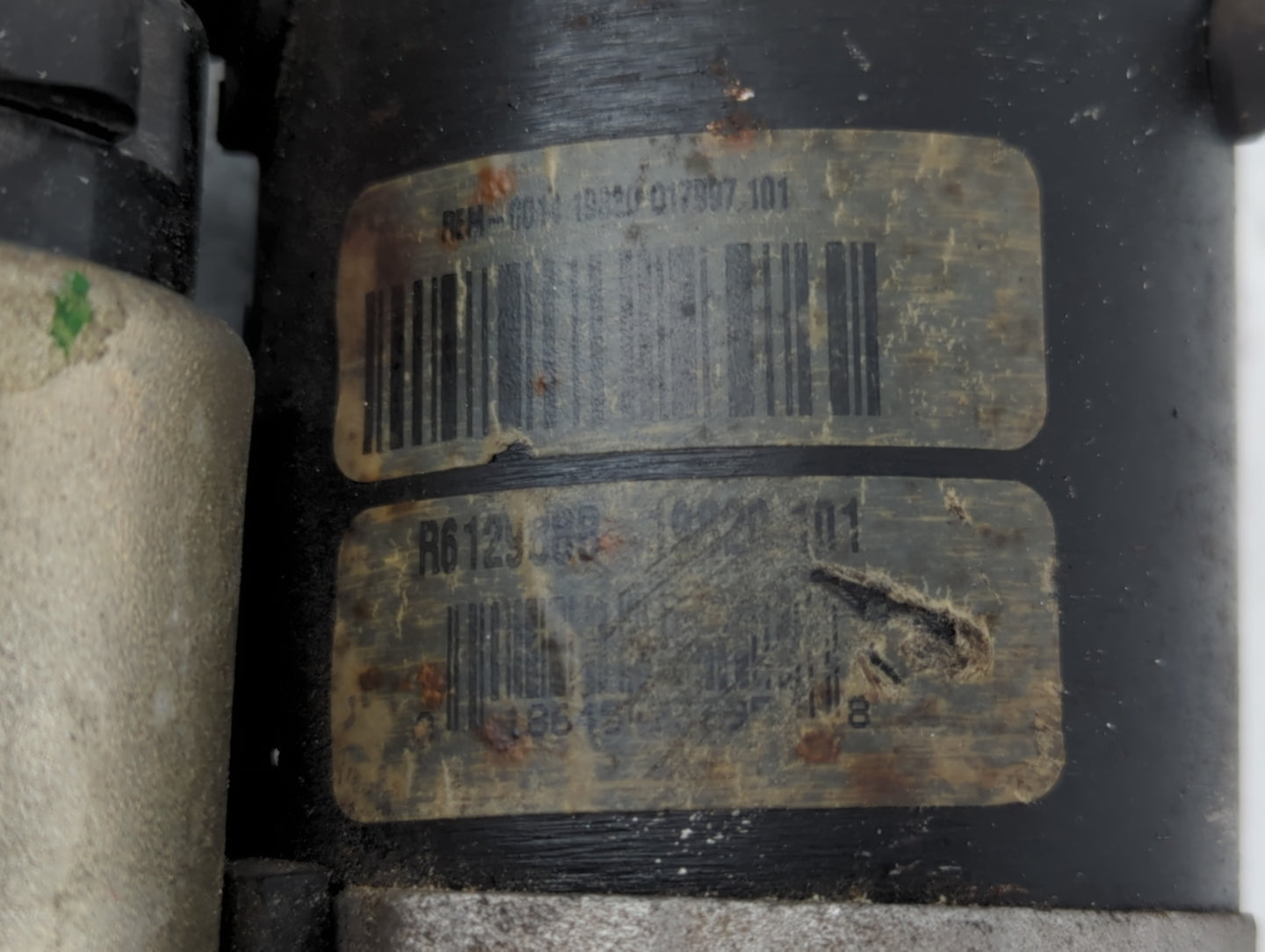 2008-2012 Chevrolet Malibu Car Starter Motor Solenoid OEM P/N:R612988B 19820 101 Fits OEM Used Auto Parts - Oemusedautoparts