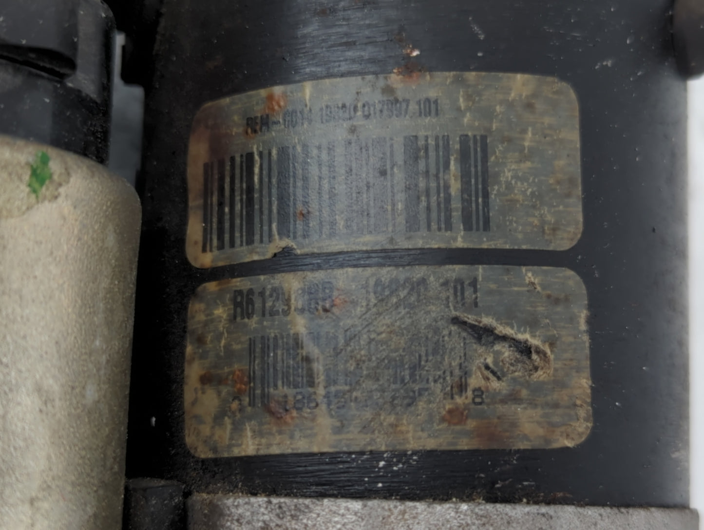 2008-2012 Chevrolet Malibu Car Starter Motor Solenoid OEM P/N:R612988B 19820 101 Fits OEM Used Auto Parts - Oemusedautoparts