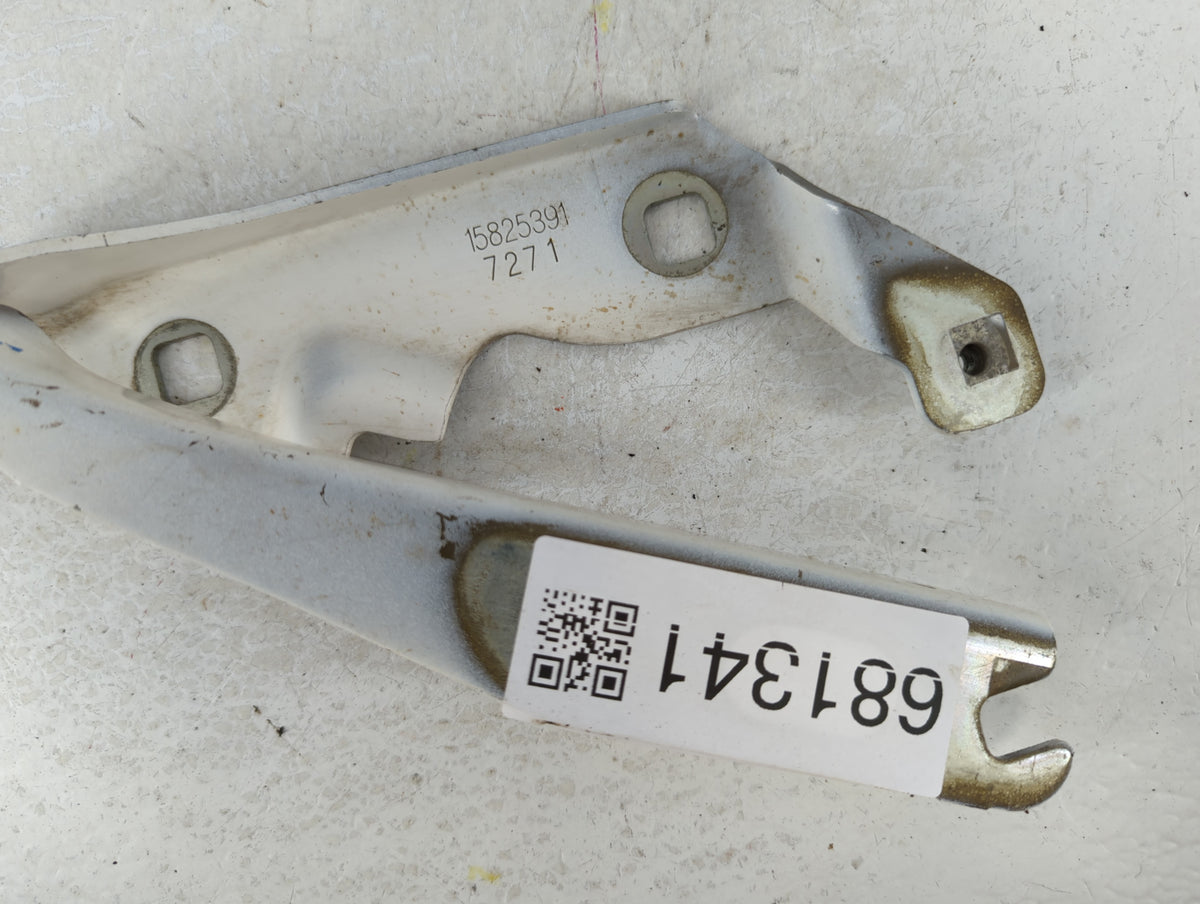 2008 Chevrolet Malibu Driver Left Hood Hinge - Oemusedautoparts1.com