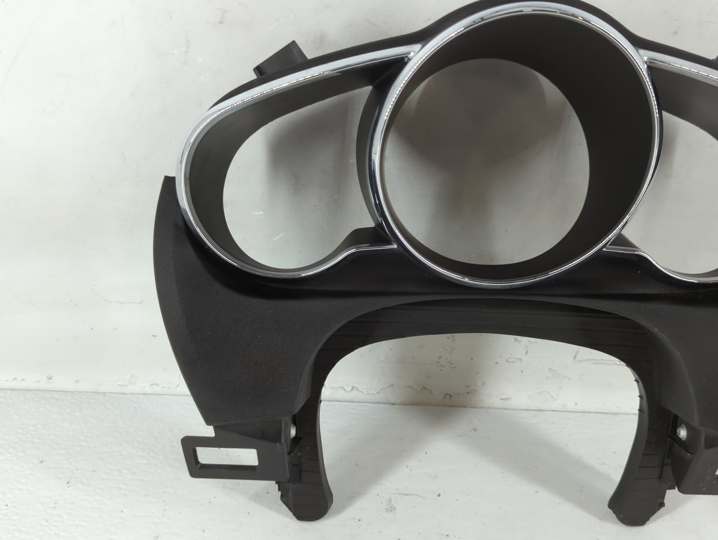 2008 Chevrolet Malibu Instrument Cluster Bezel - Oemusedautoparts1.com