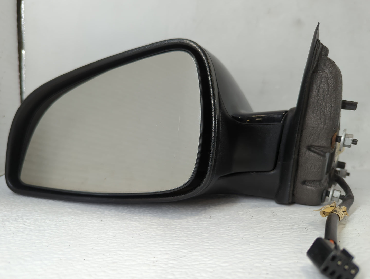 2004-2008 Chevrolet Malibu Passenger Side View Mirror - Right Door Mirror OEM Used - Oemusedautoparts1.com